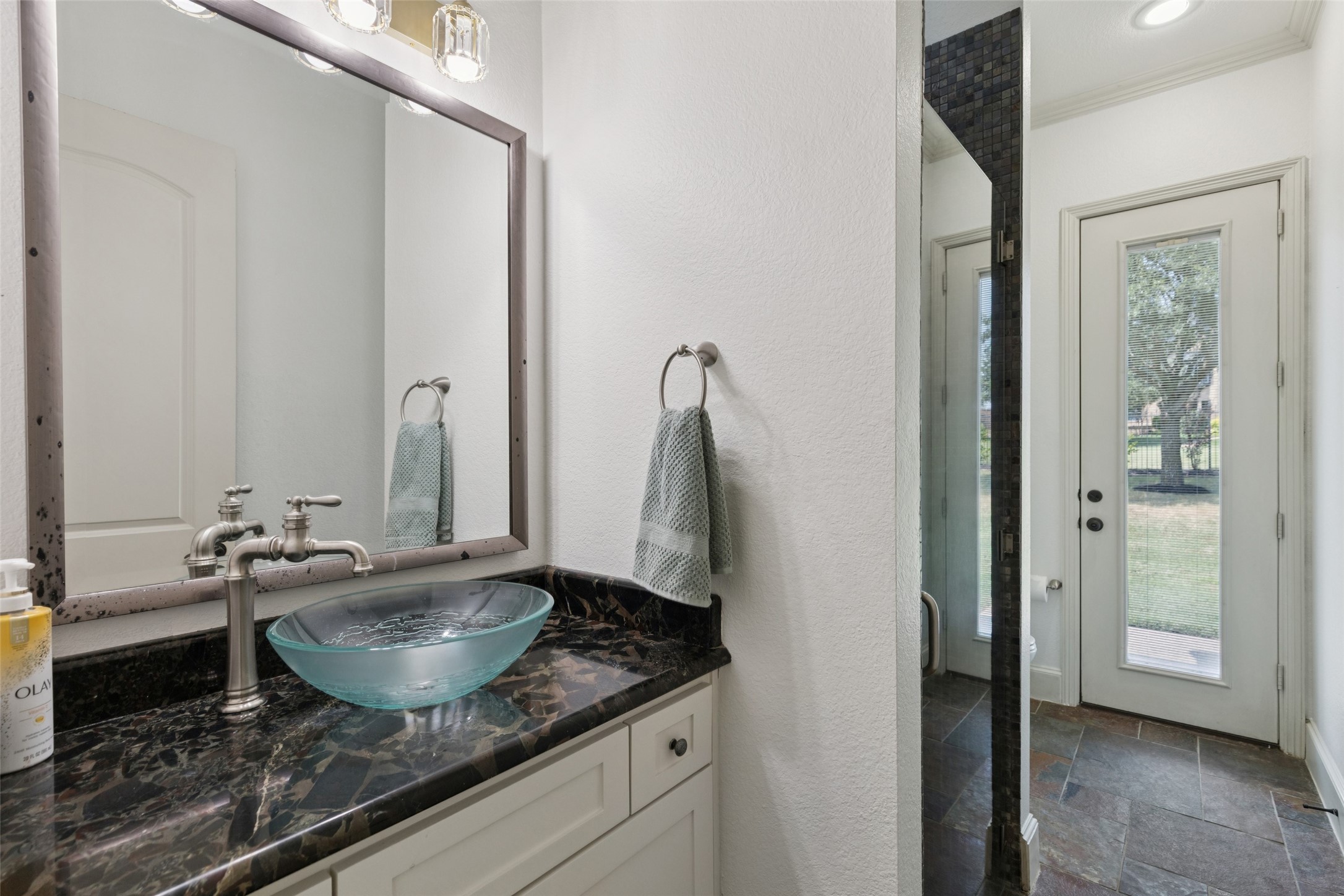 2405 Fernwood Drive