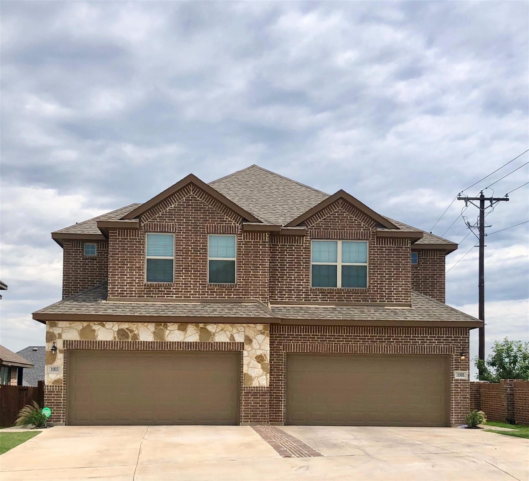 1003 Sierra Vista Court 2