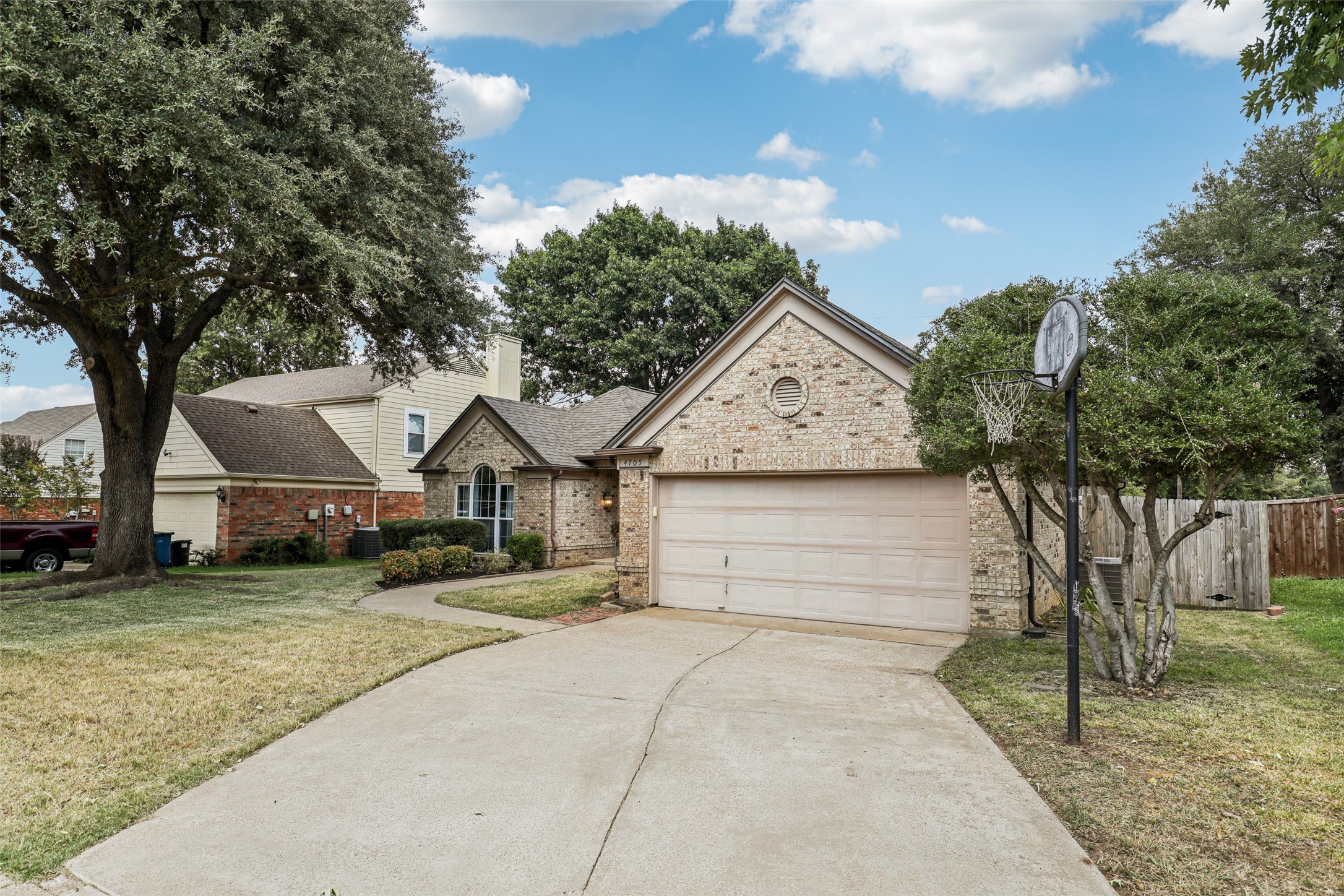 4705 Glenbrook Drive