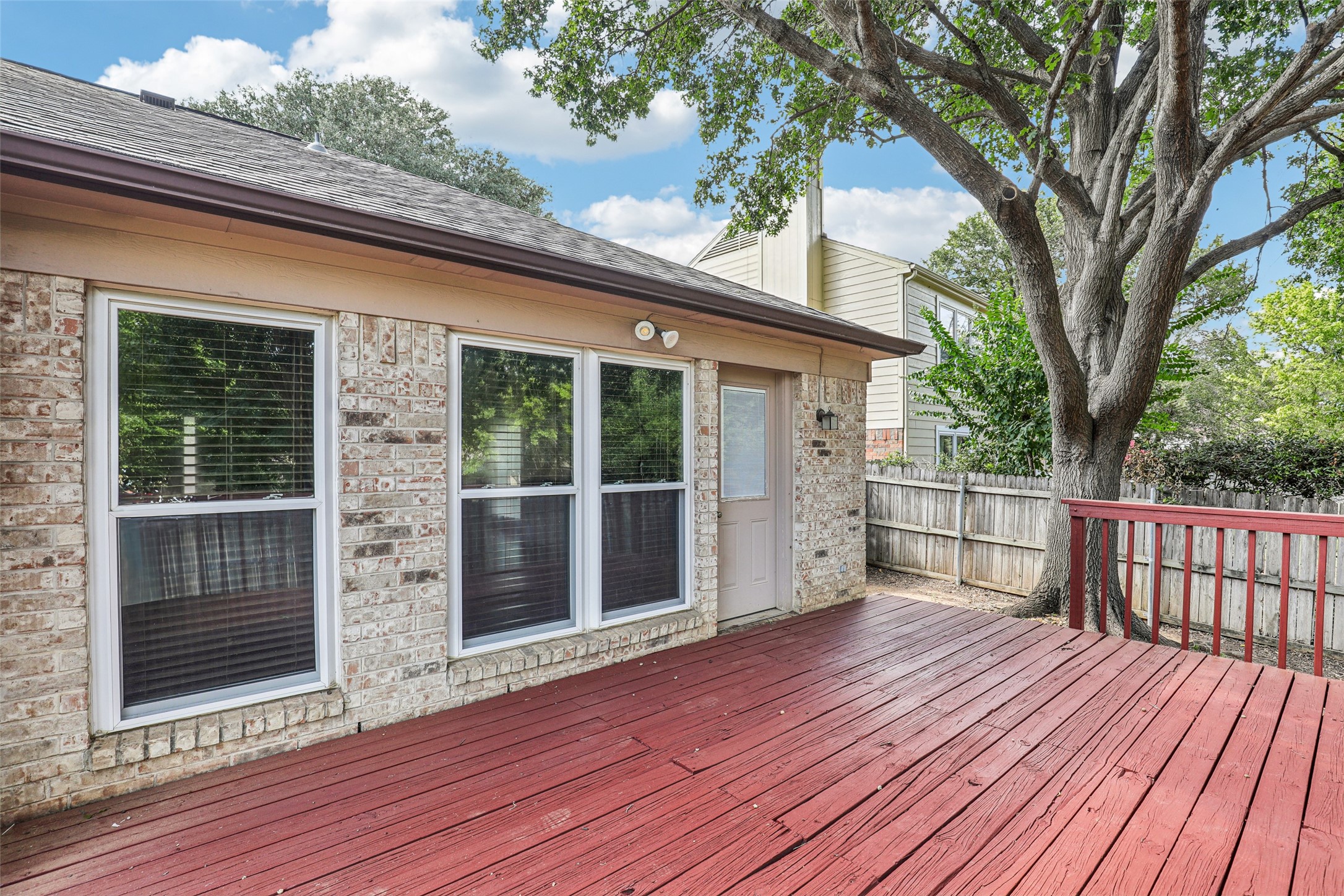 4705 Glenbrook Drive