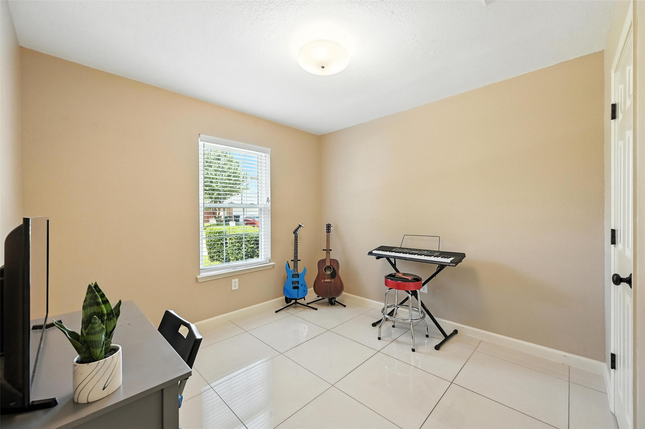 5115 Eastcreek Drive