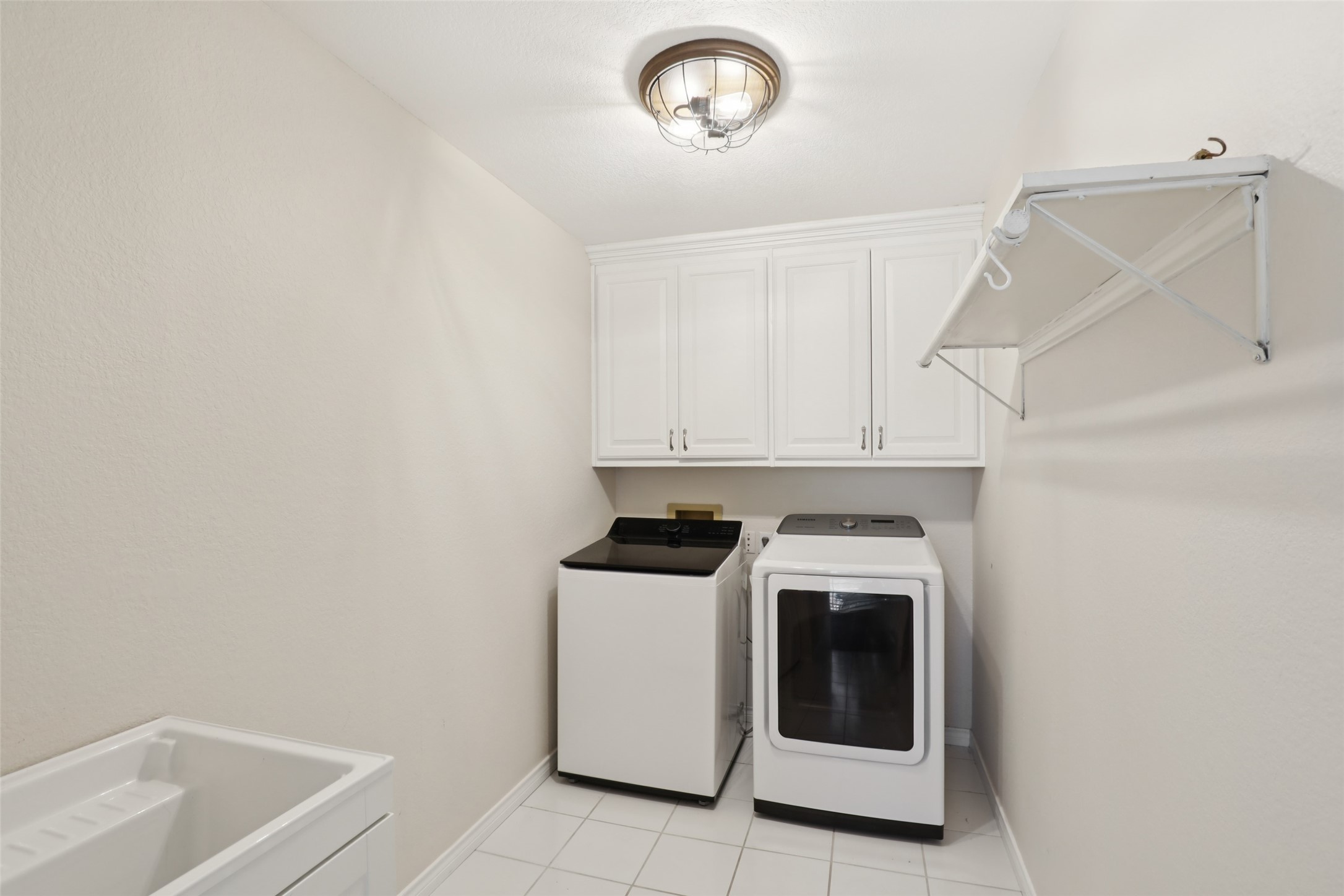 7512 Woodside Hill Court