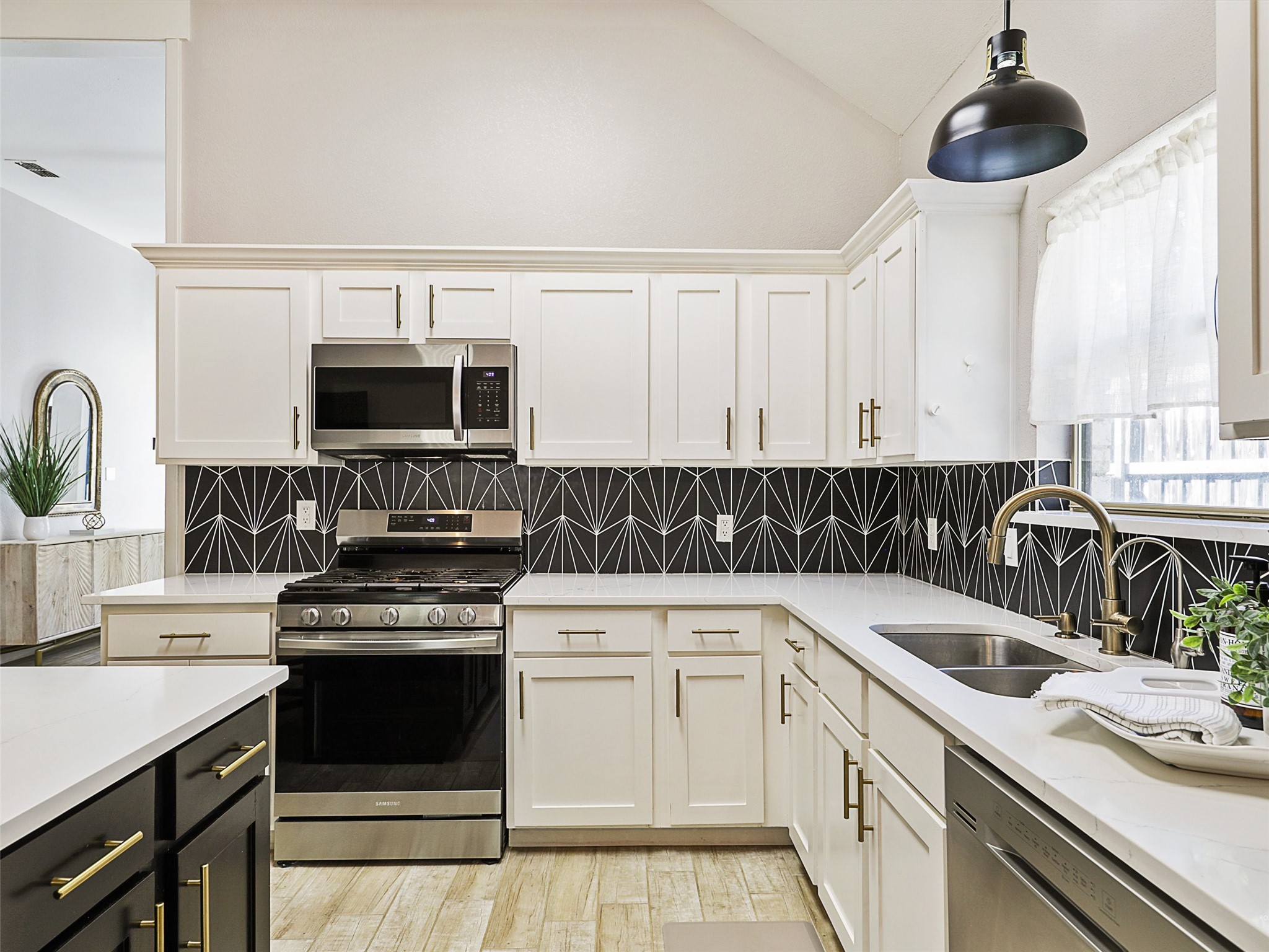 610 Dove Creek Circle