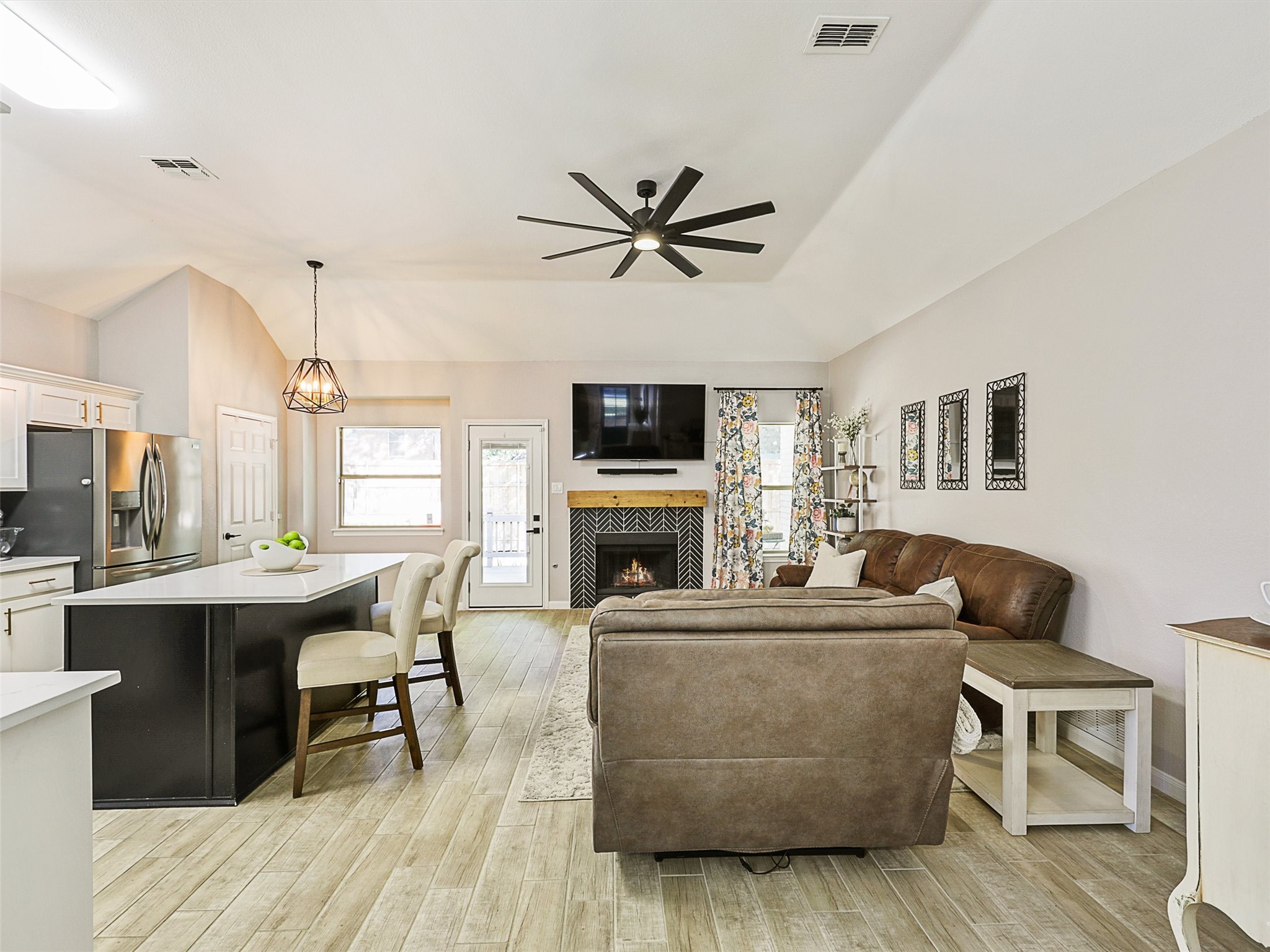 610 Dove Creek Circle