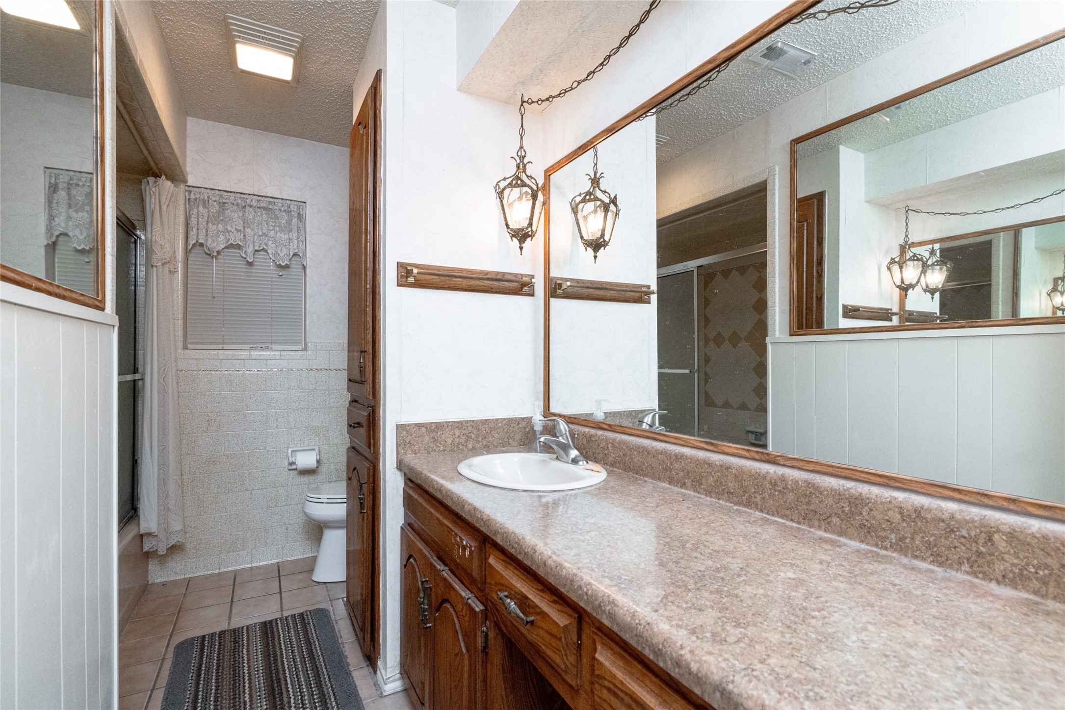 4728 Sunset Circle S