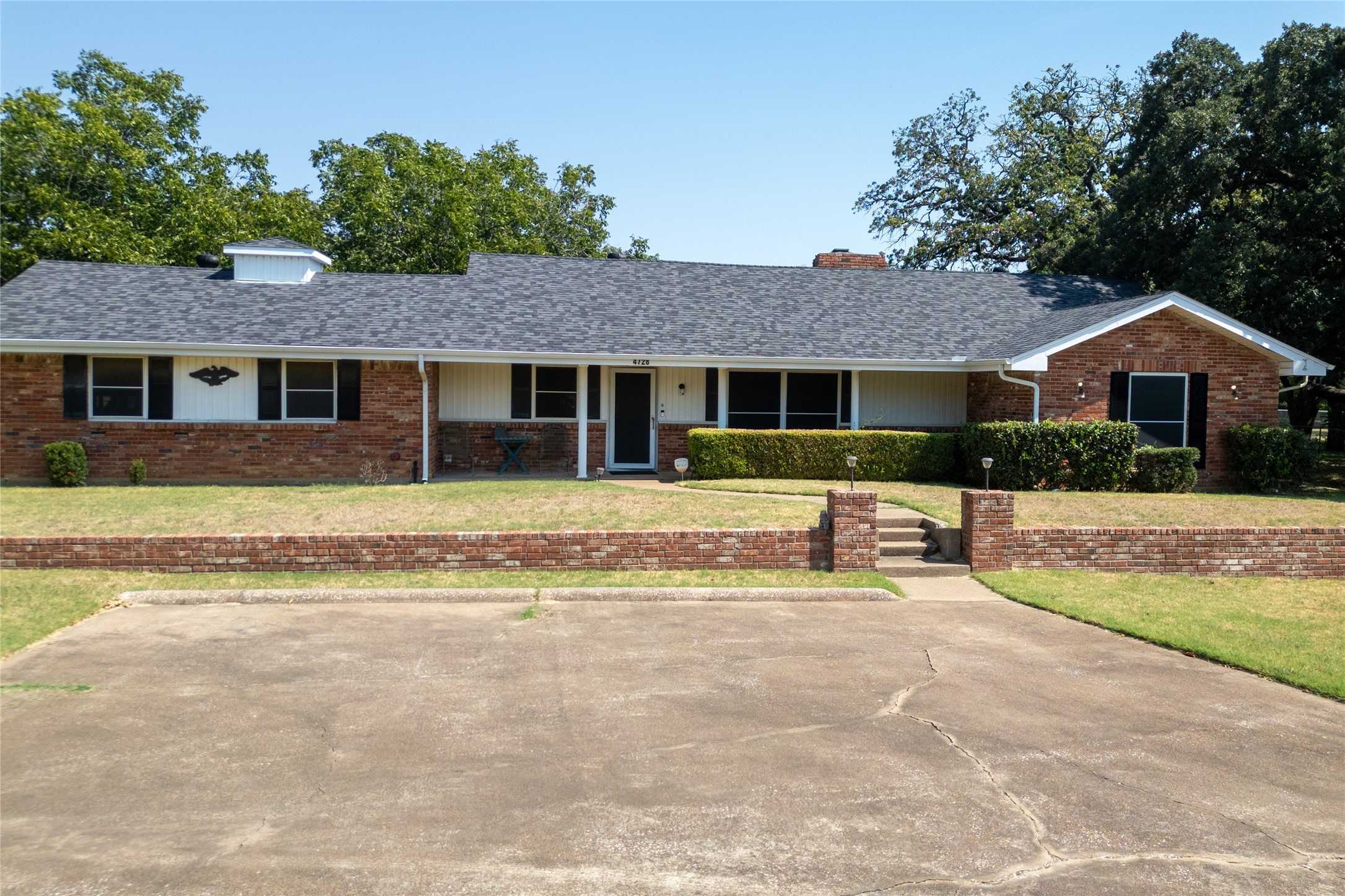 4728 Sunset Circle S