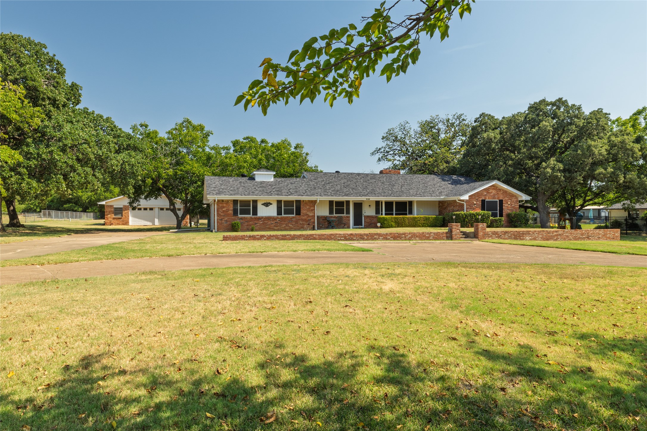 4728 Sunset Circle S