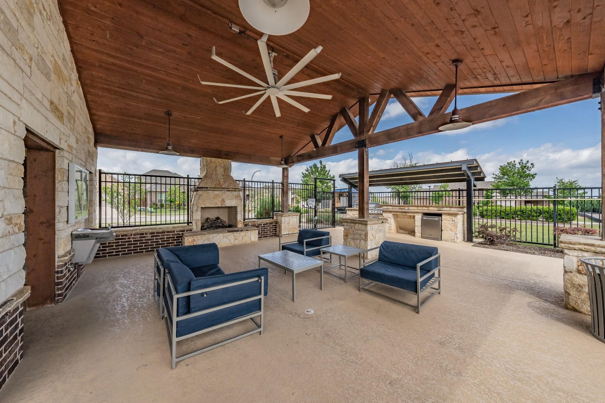 15000 Seventeen Lakes Boulevard