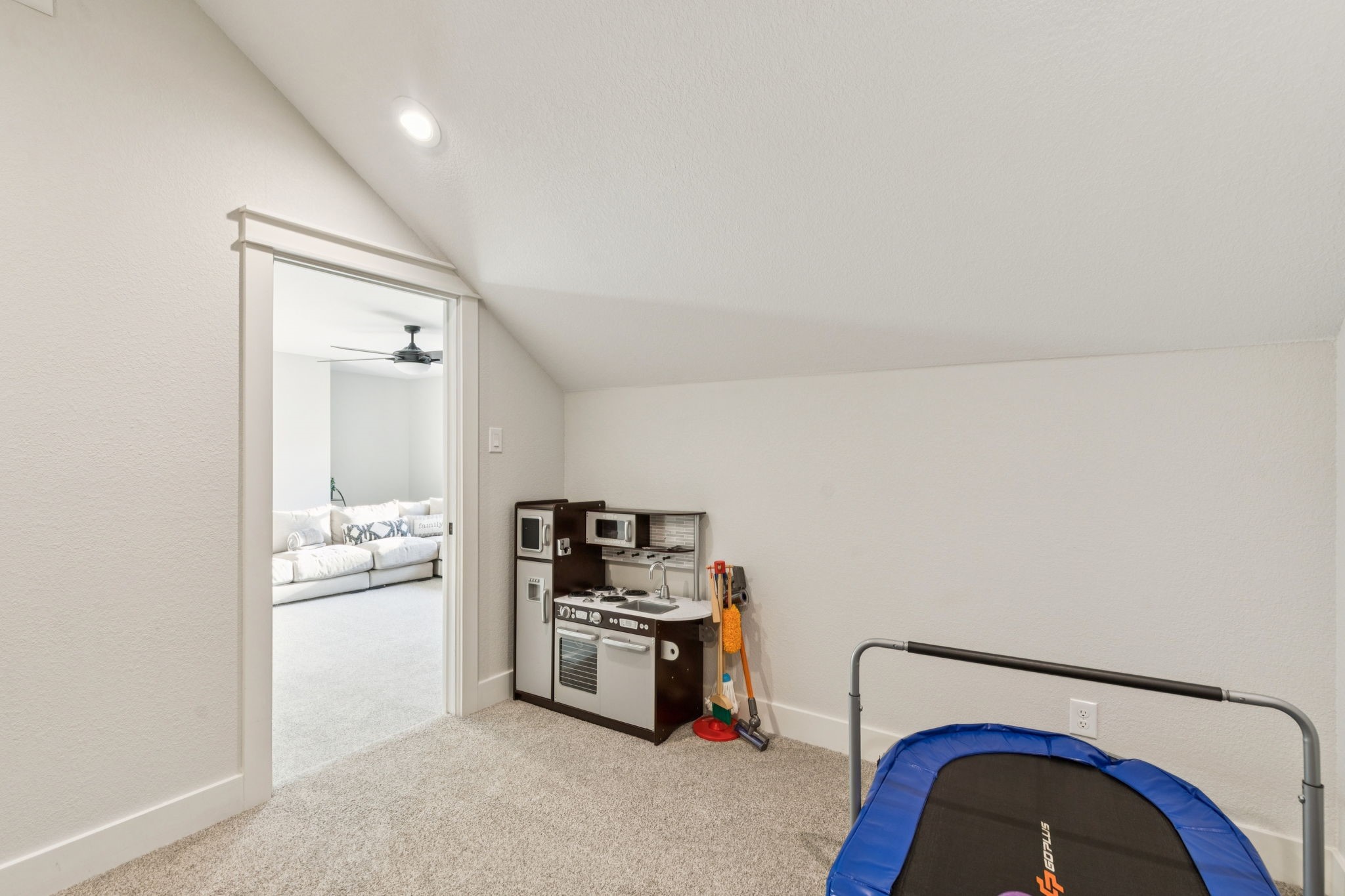 1340 Meadow Glen