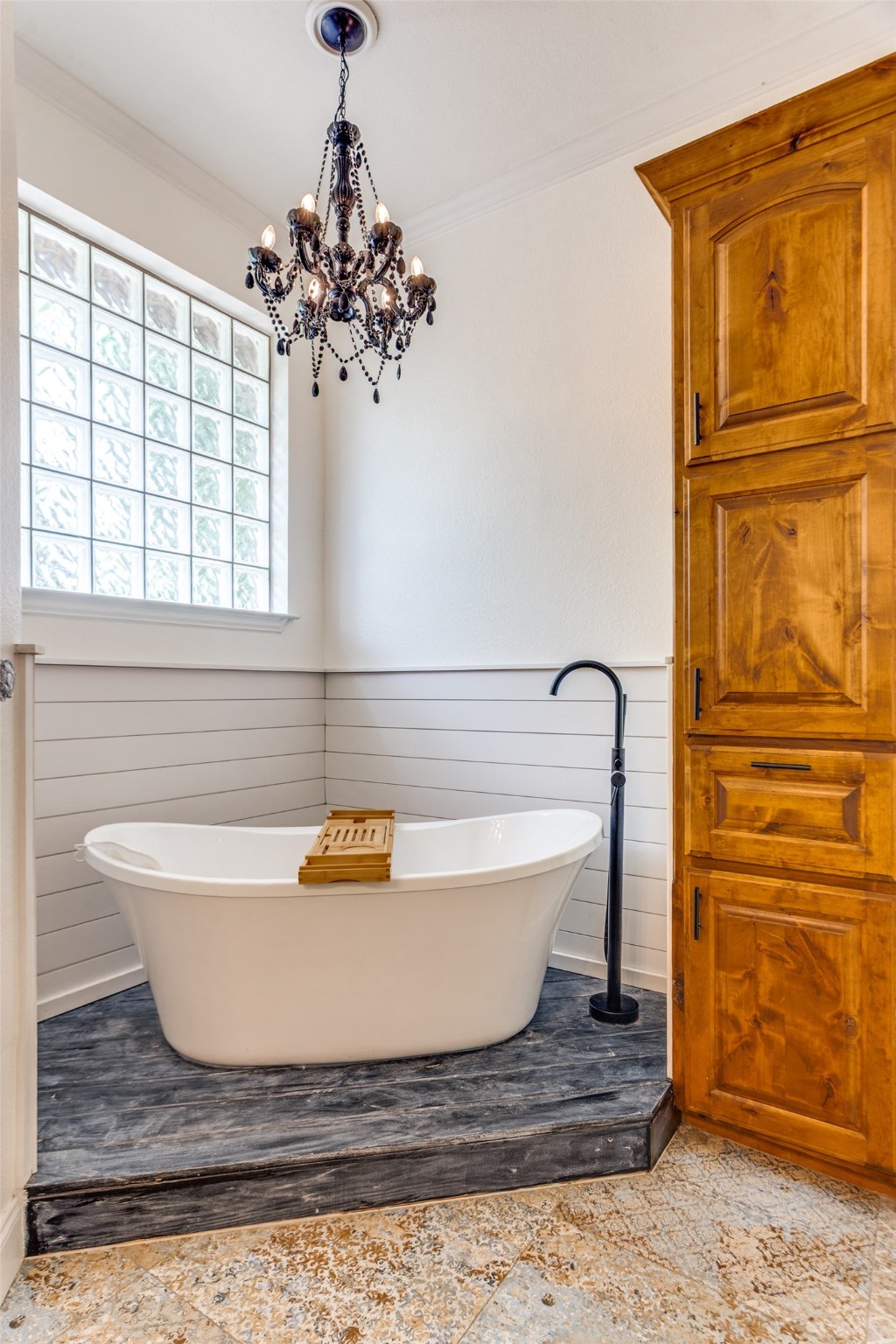 1605 Willow Glen Court