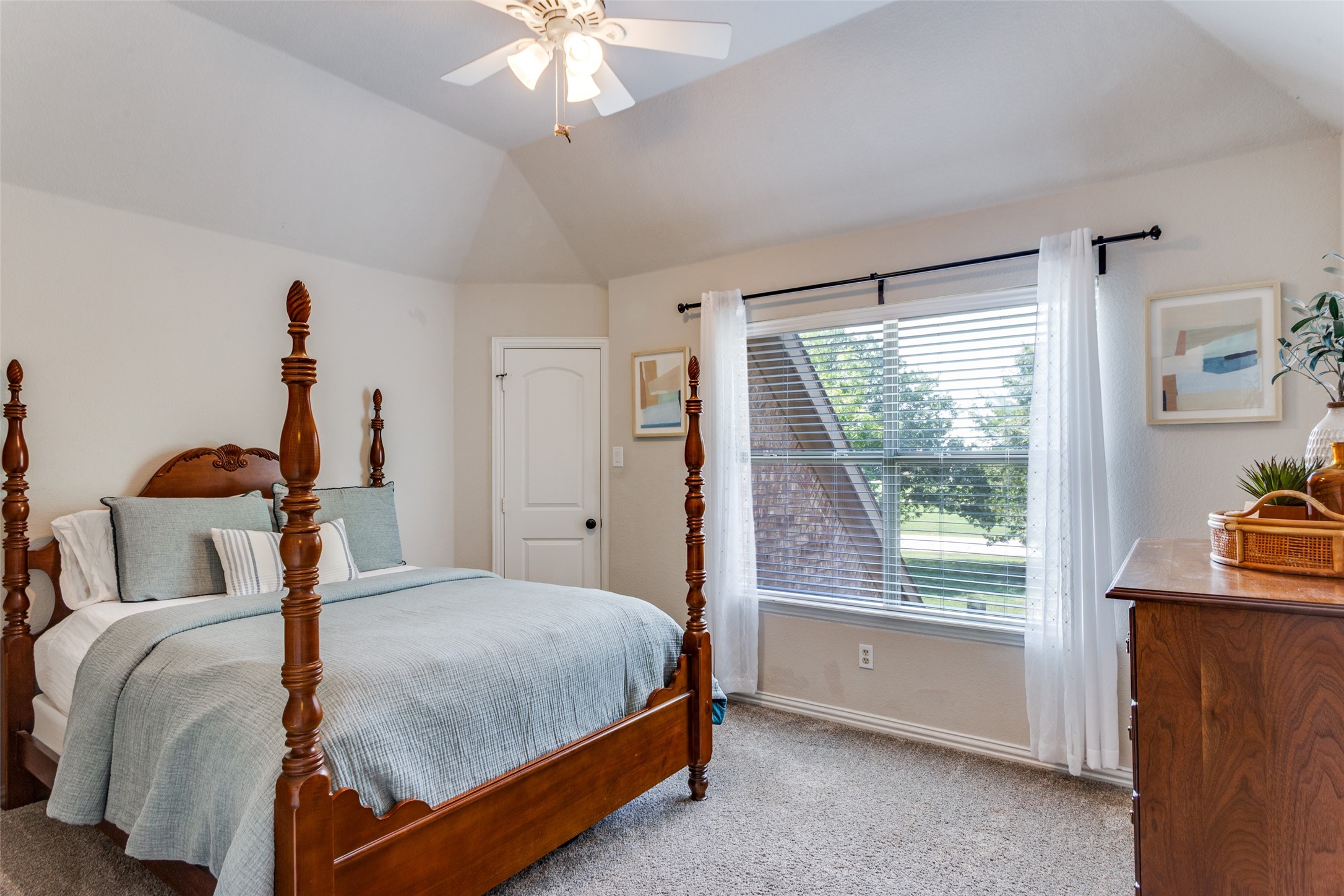 1605 Willow Glen Court