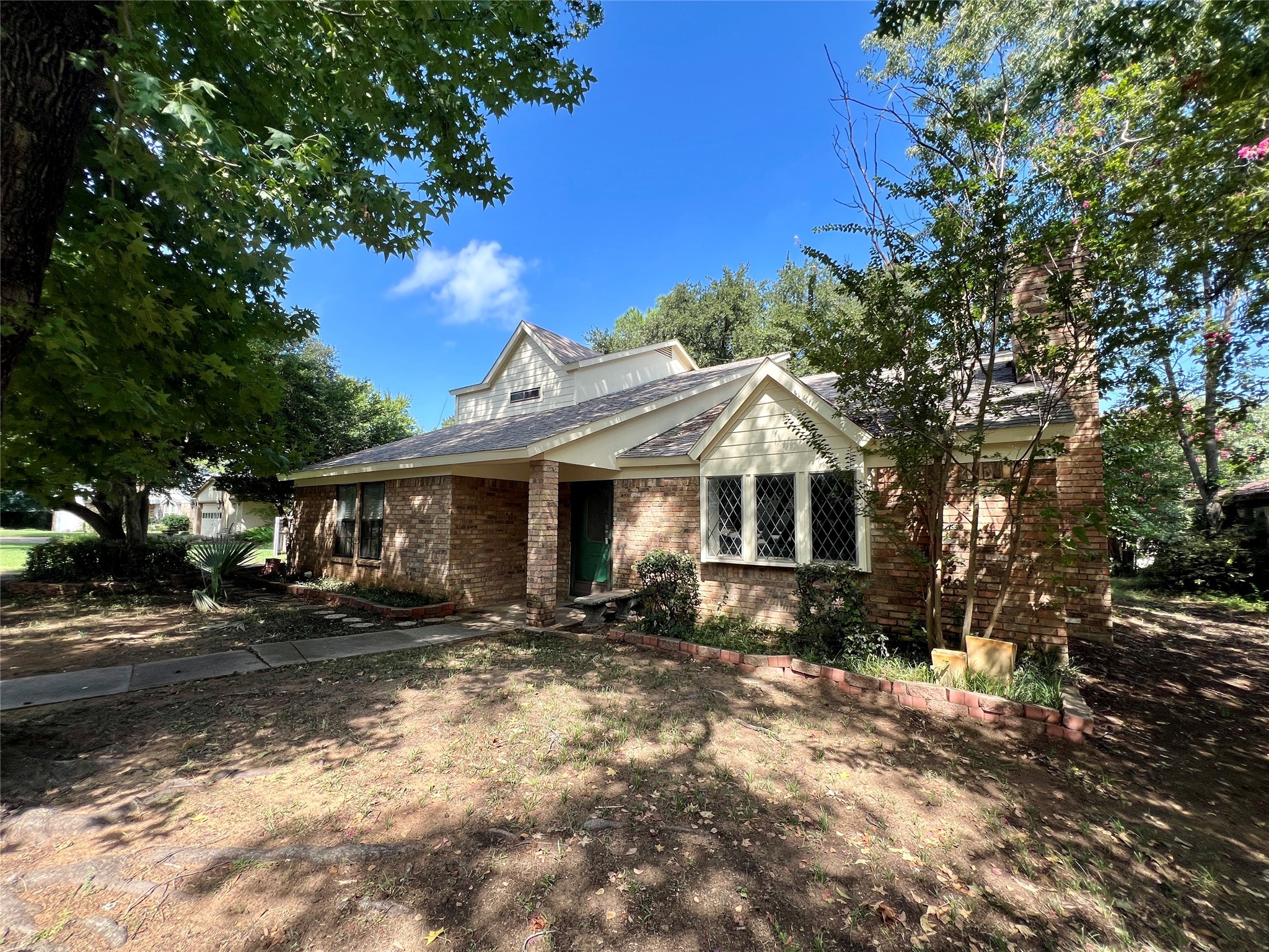 914 Hummingbird Trail