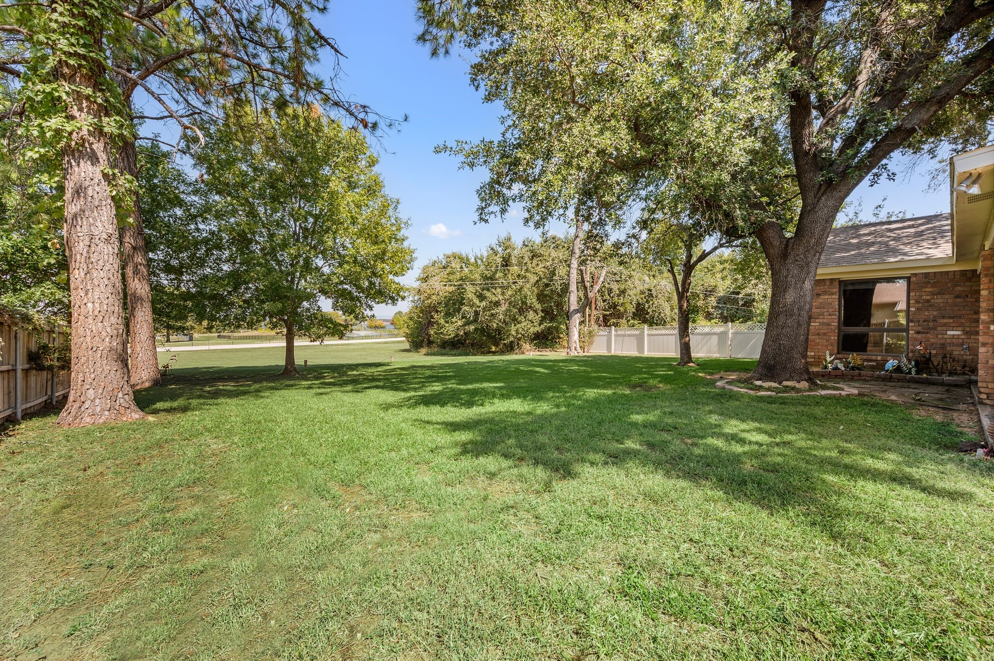 914 Hummingbird Trail