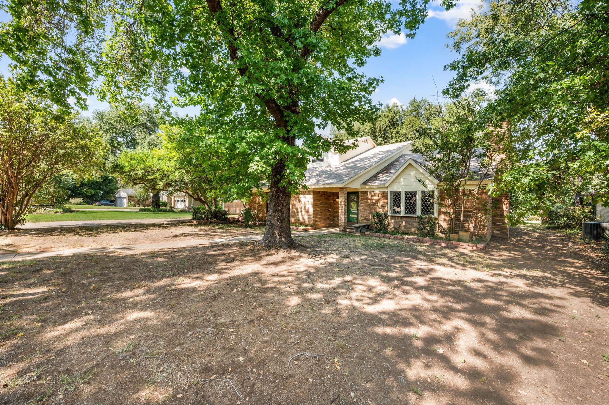 914 Hummingbird Trail