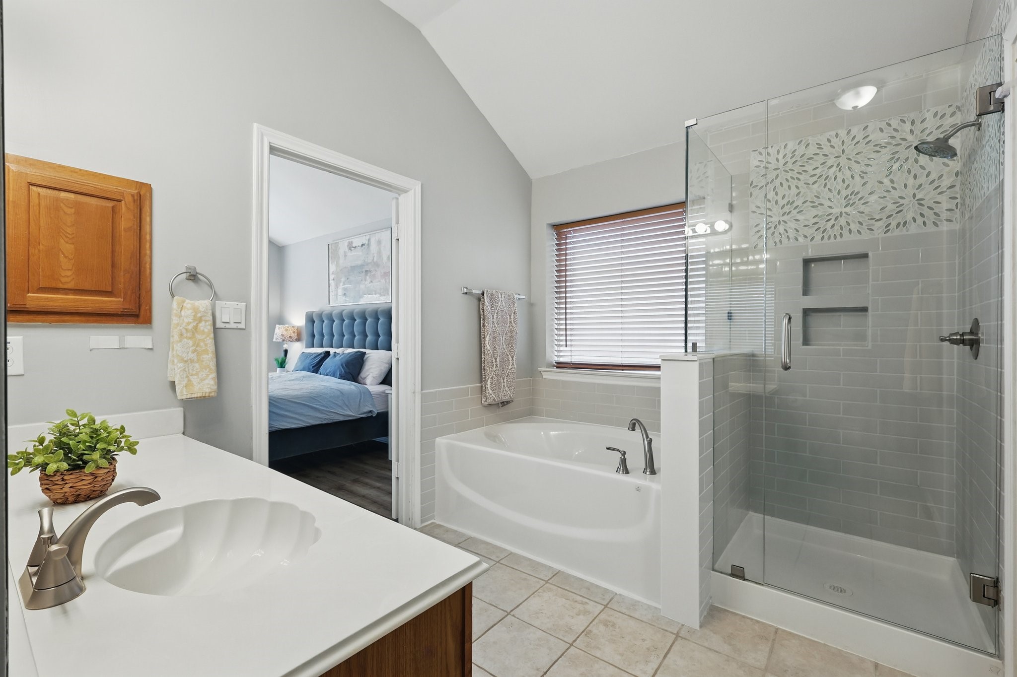 11406 Ocean Road