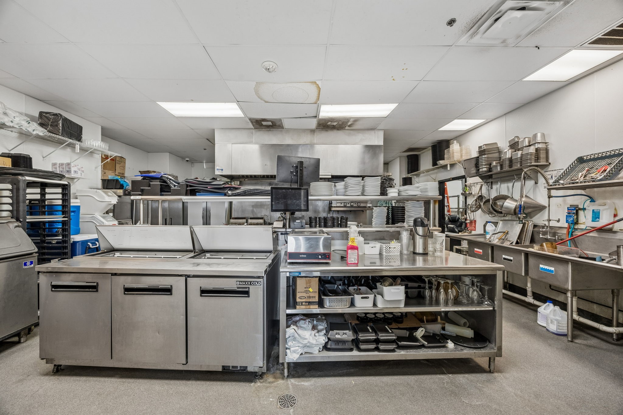 400 S Oak Street 100