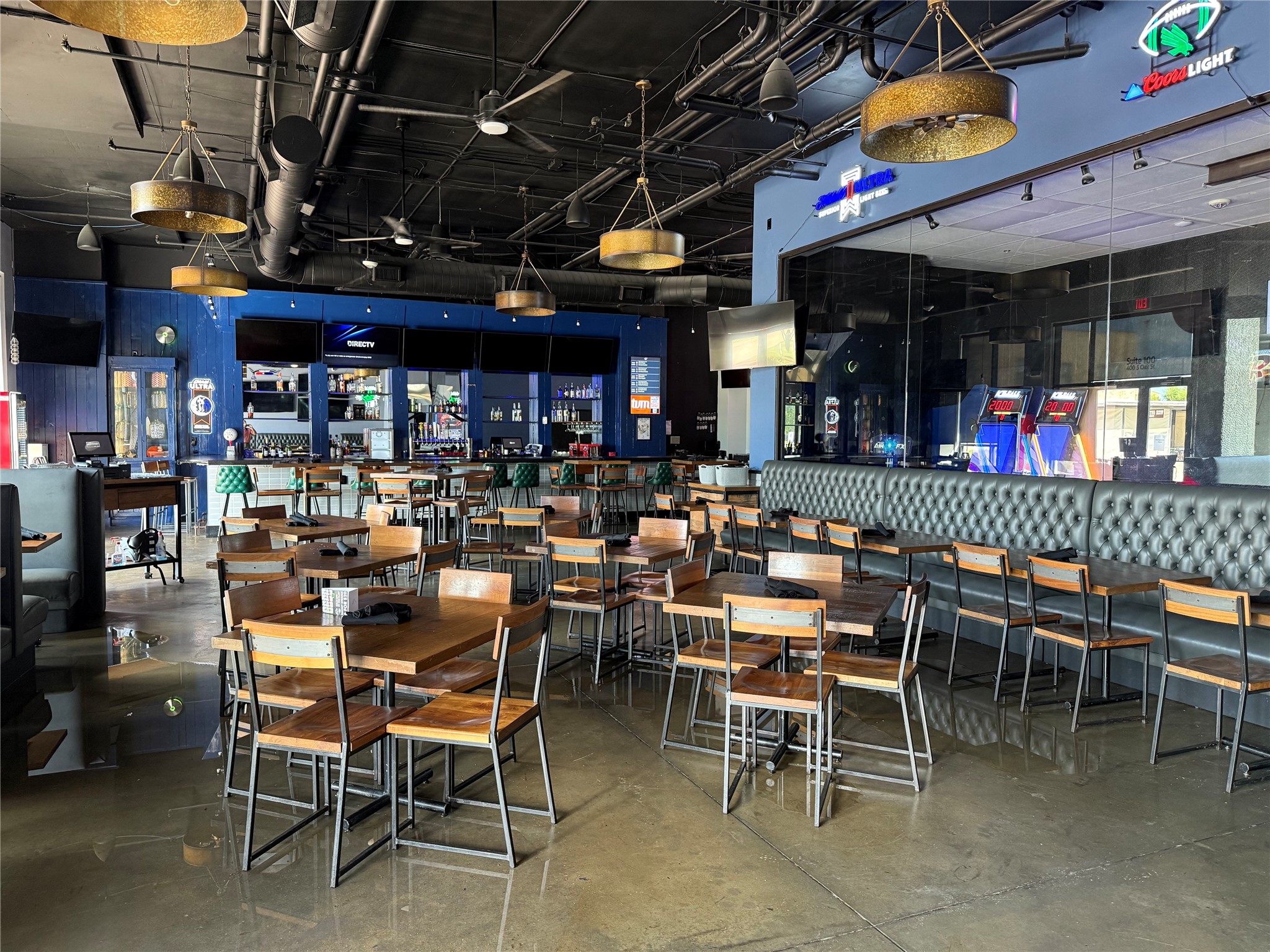 400 S Oak Street 100