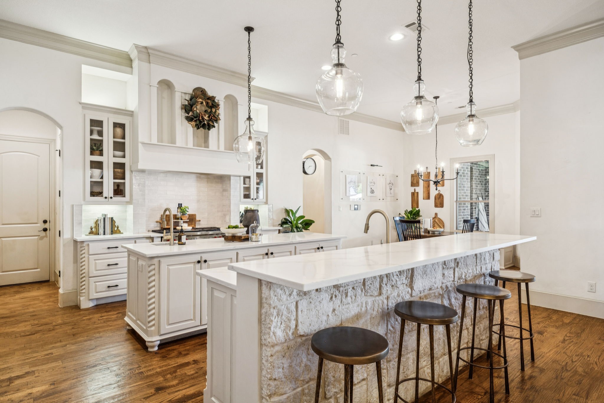 408 W Chapel Downs Drive