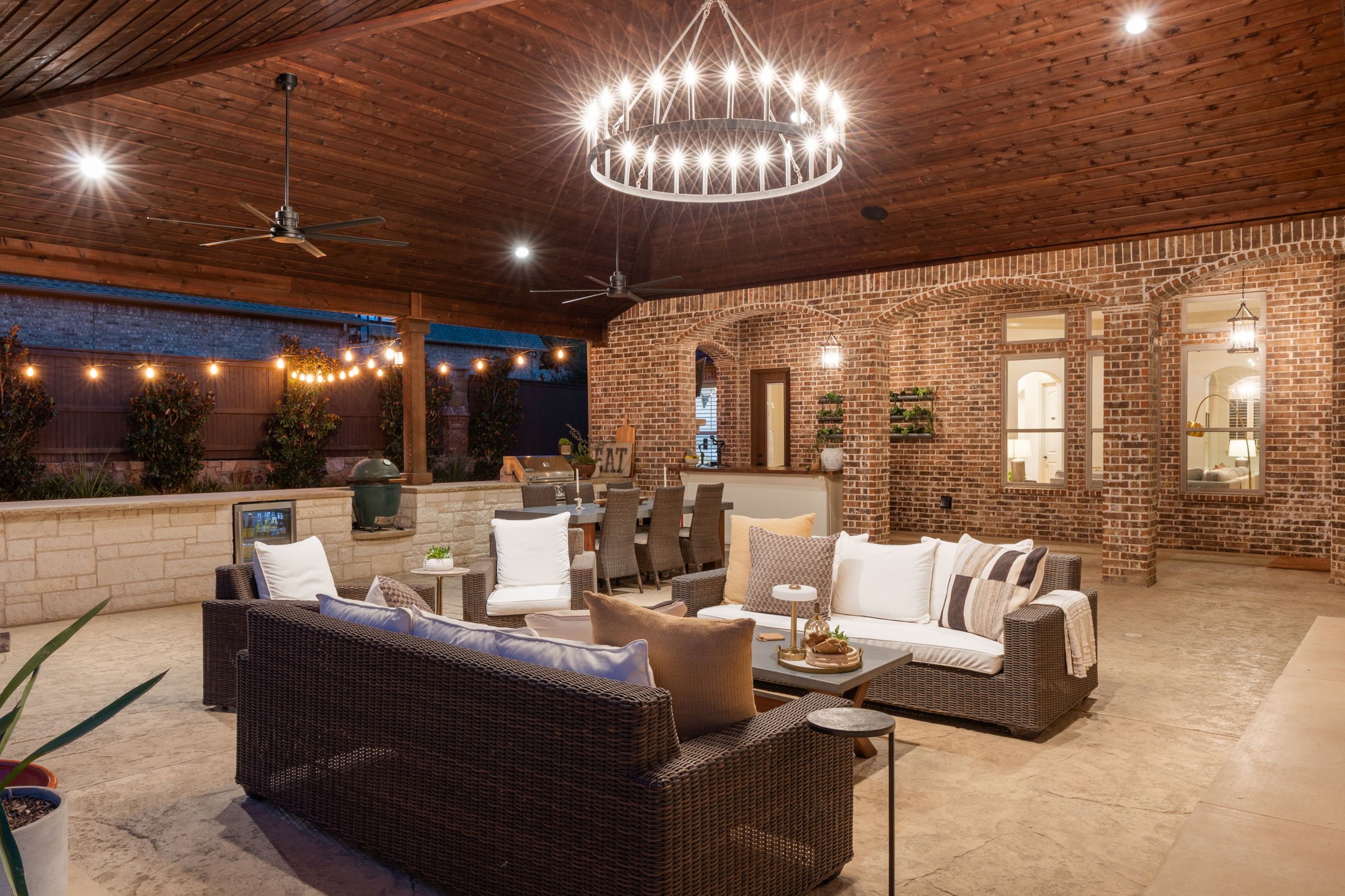 408 W Chapel Downs Drive