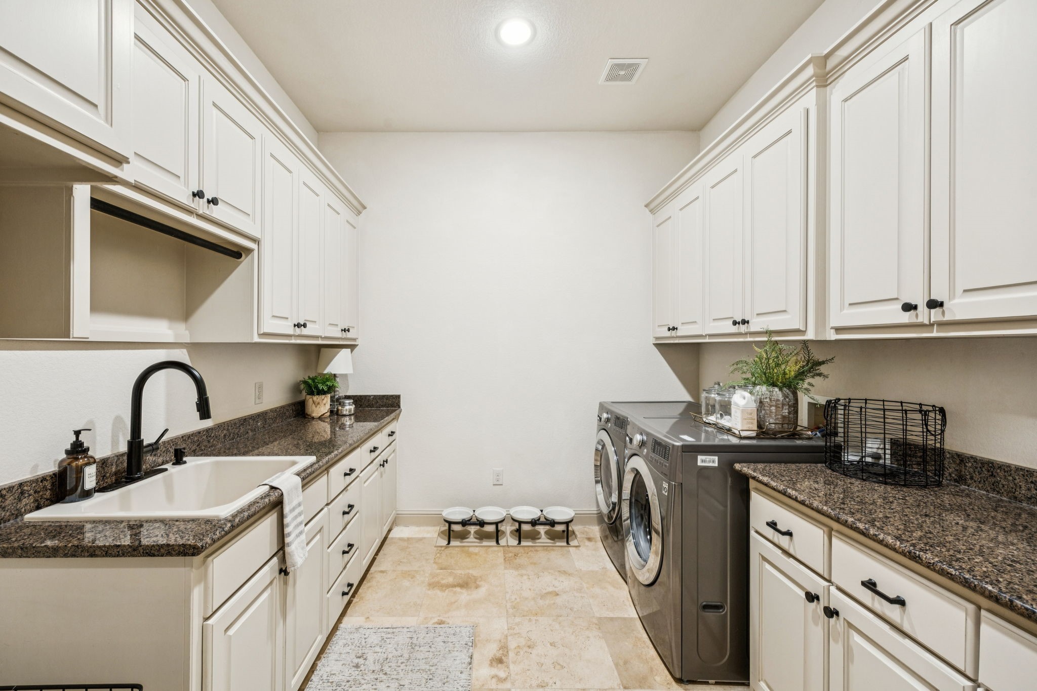 408 W Chapel Downs Drive