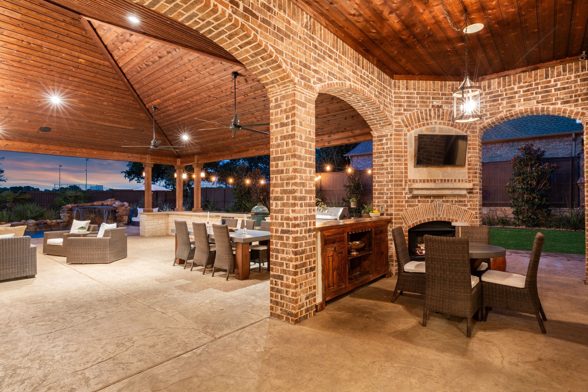 408 W Chapel Downs Drive