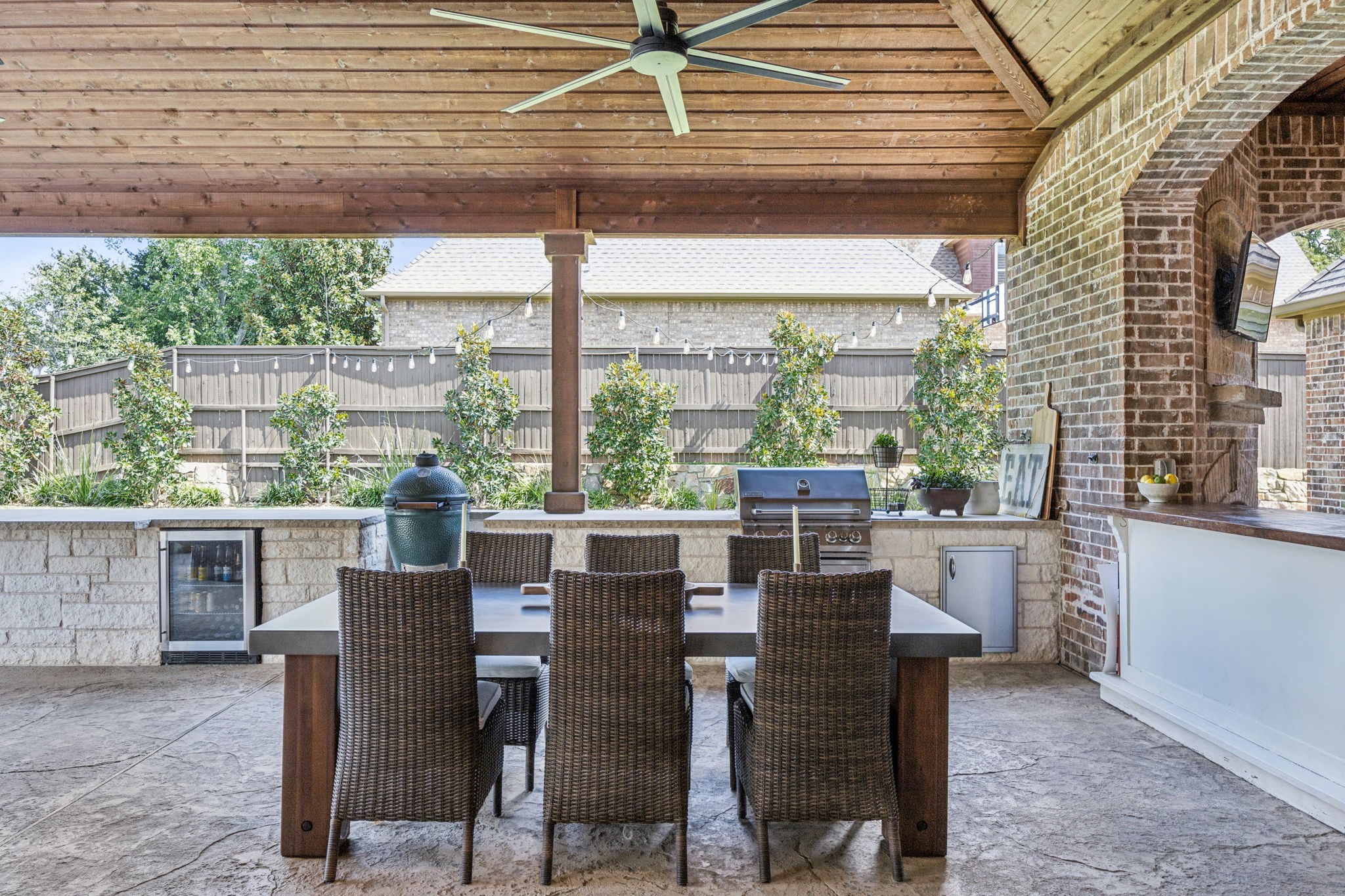 408 W Chapel Downs Drive