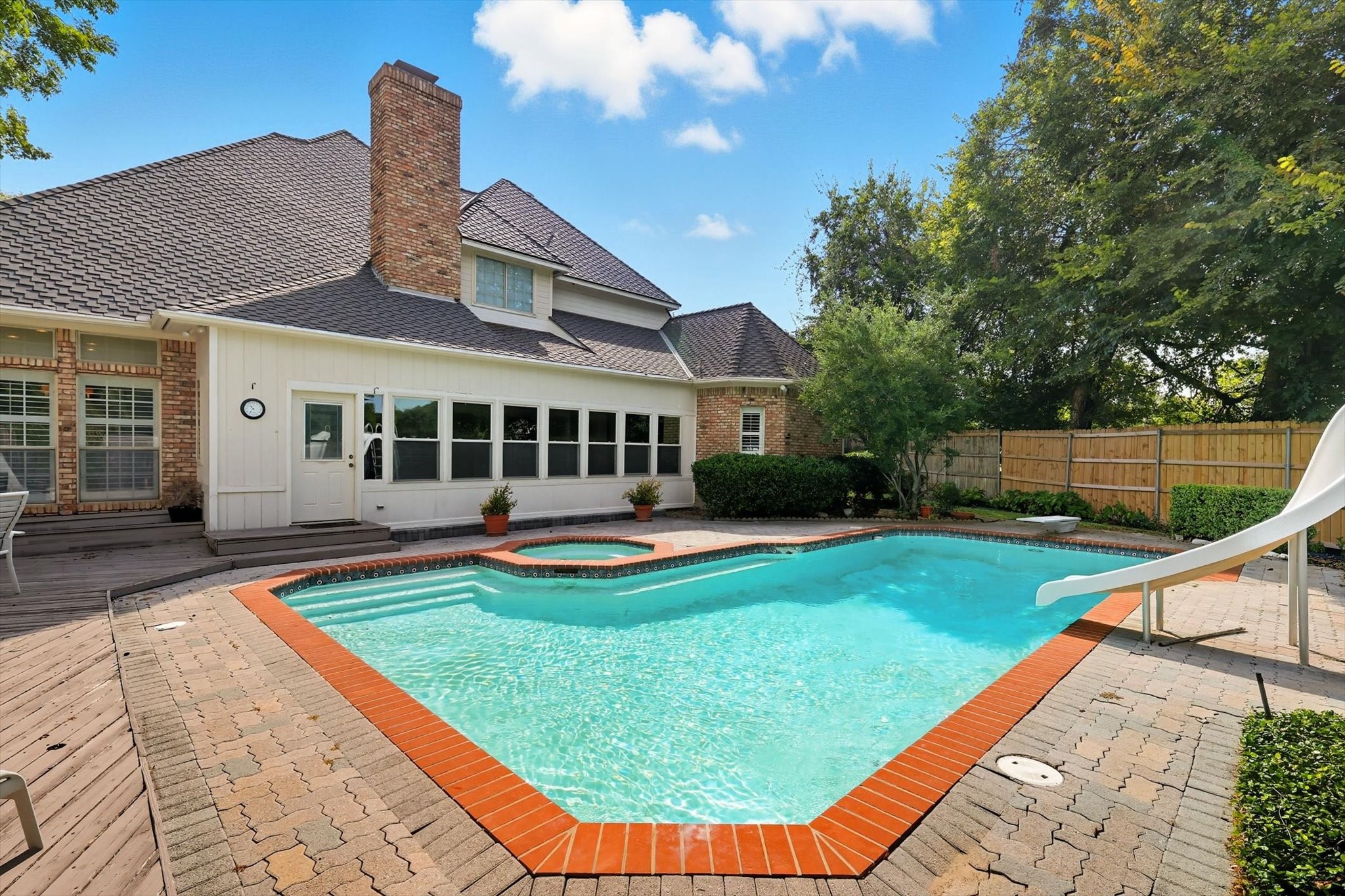 3904 Elmwood Court