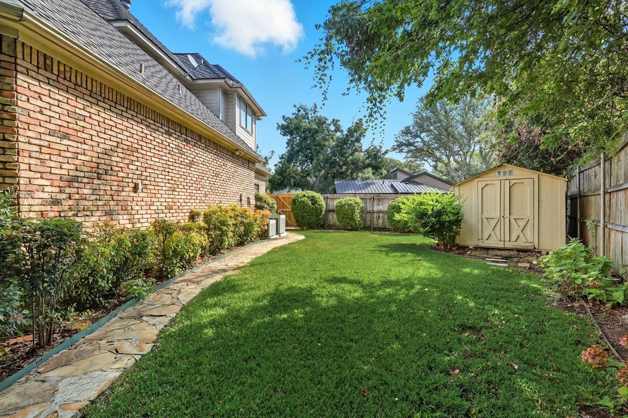3904 Elmwood Court