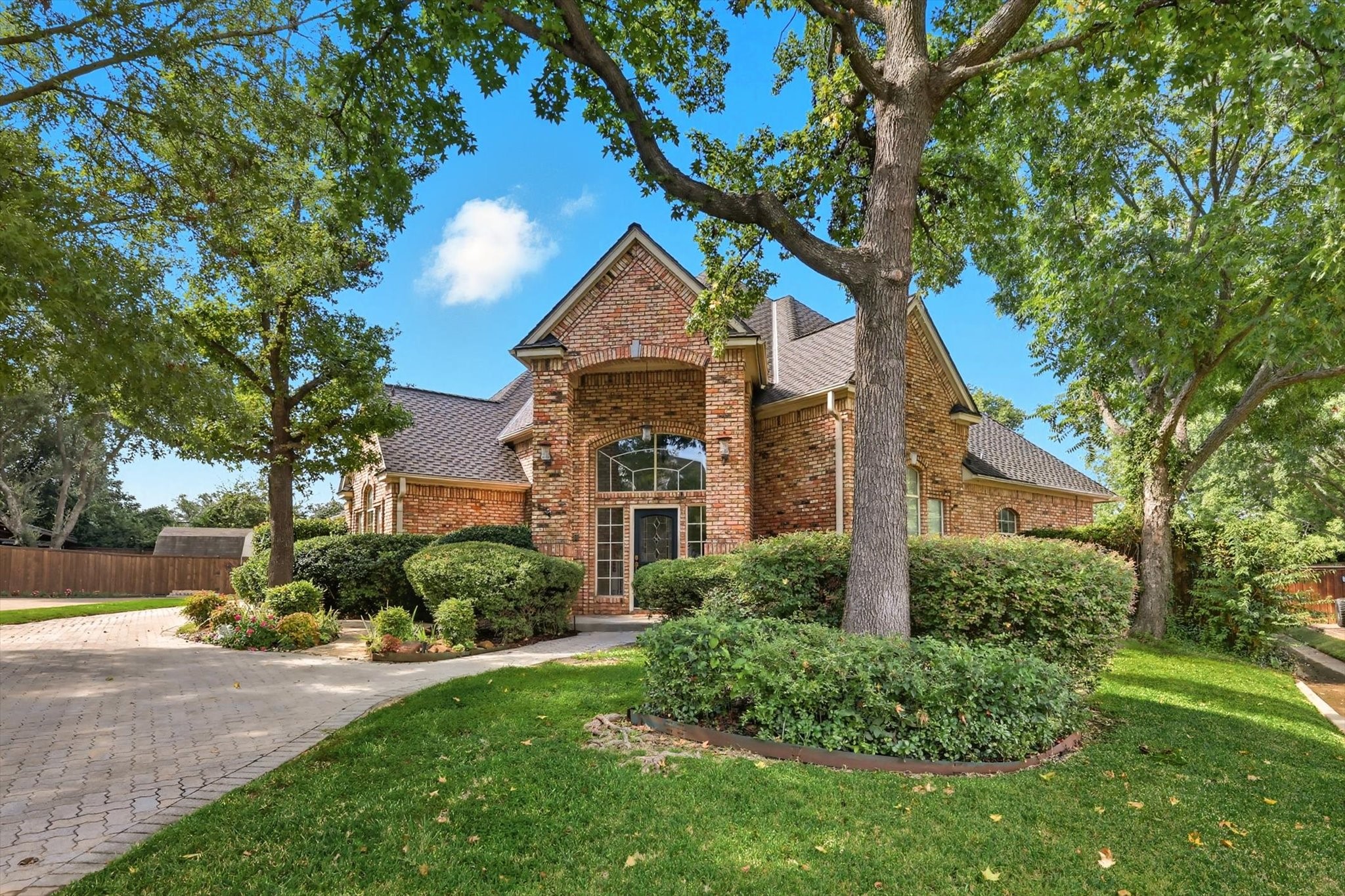 3904 Elmwood Court