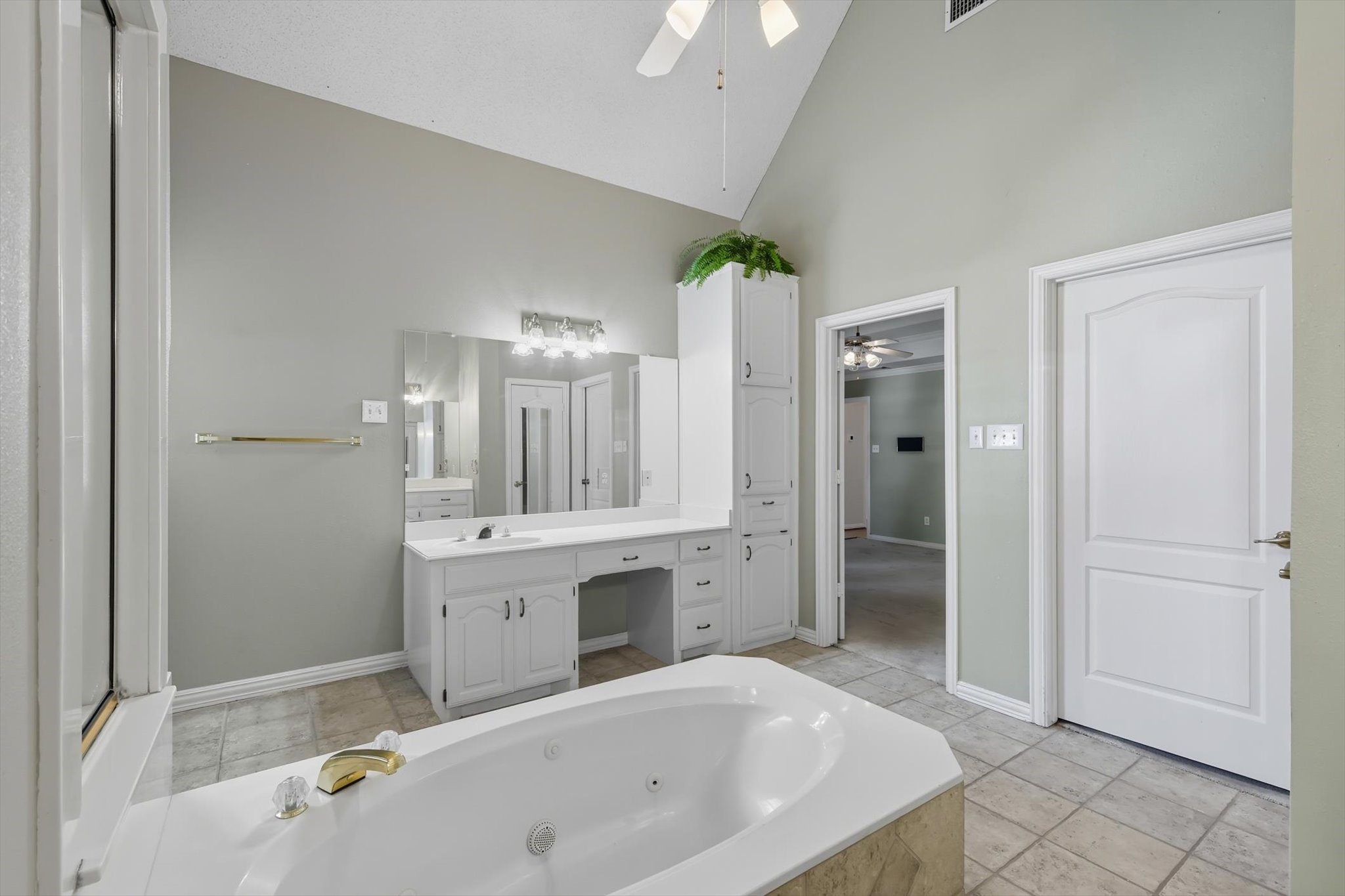 3904 Elmwood Court