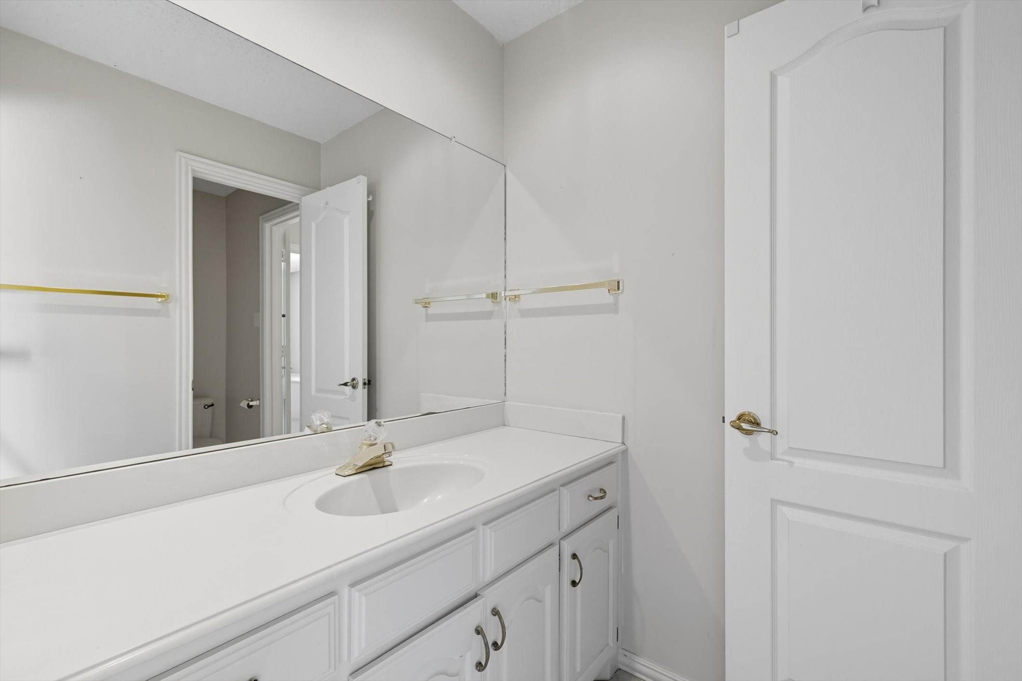 3904 Elmwood Court