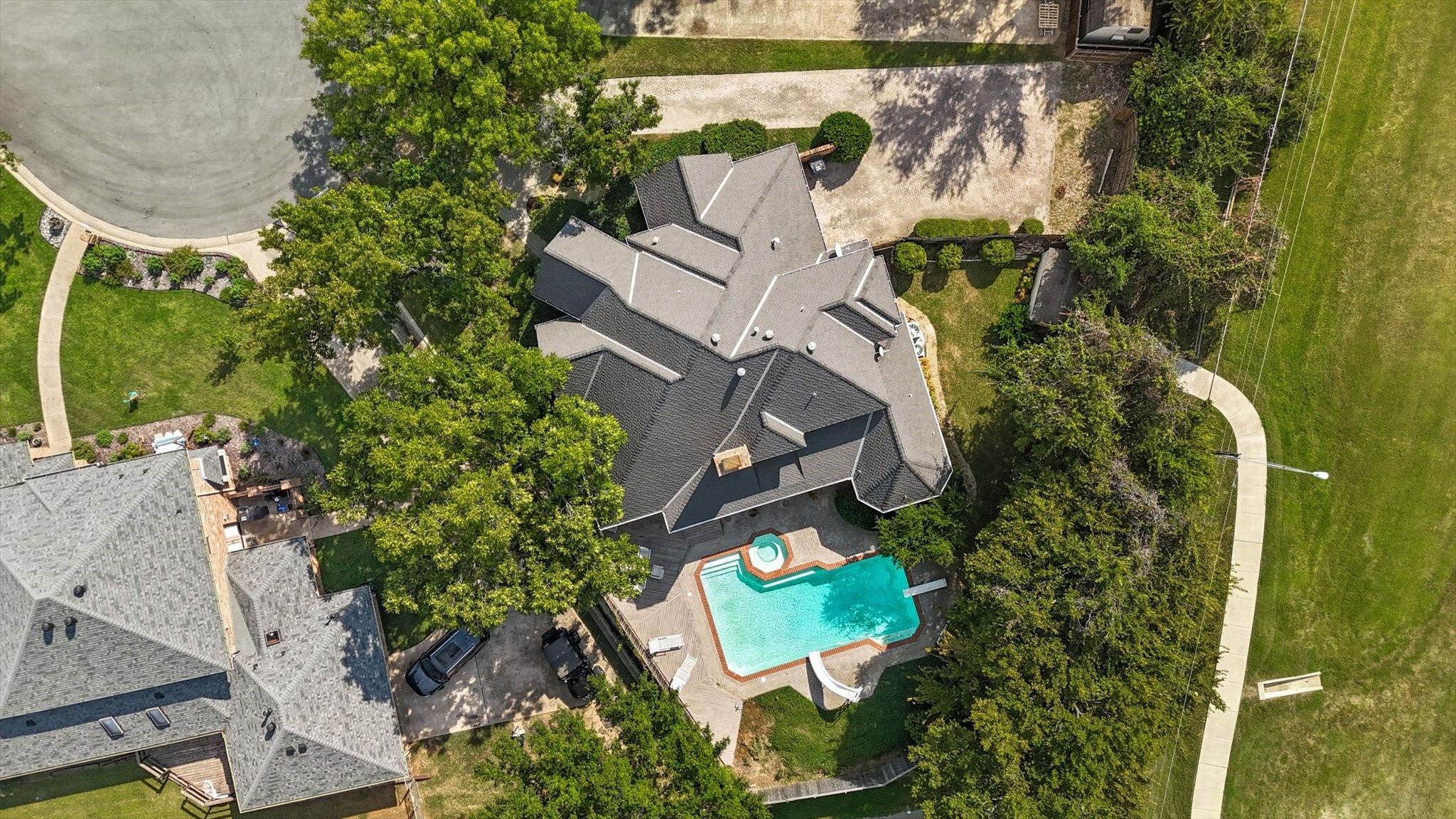 3904 Elmwood Court