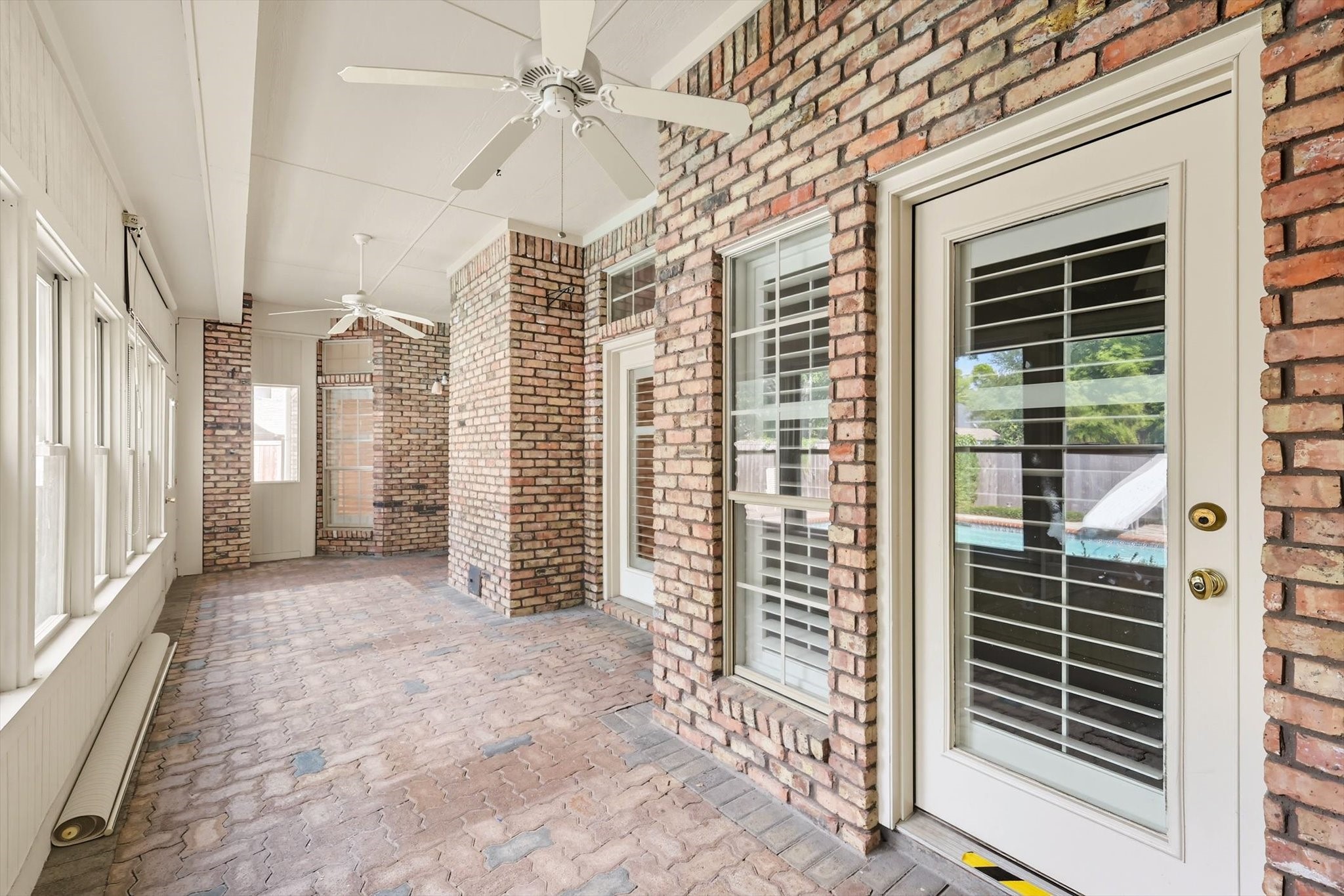 3904 Elmwood Court