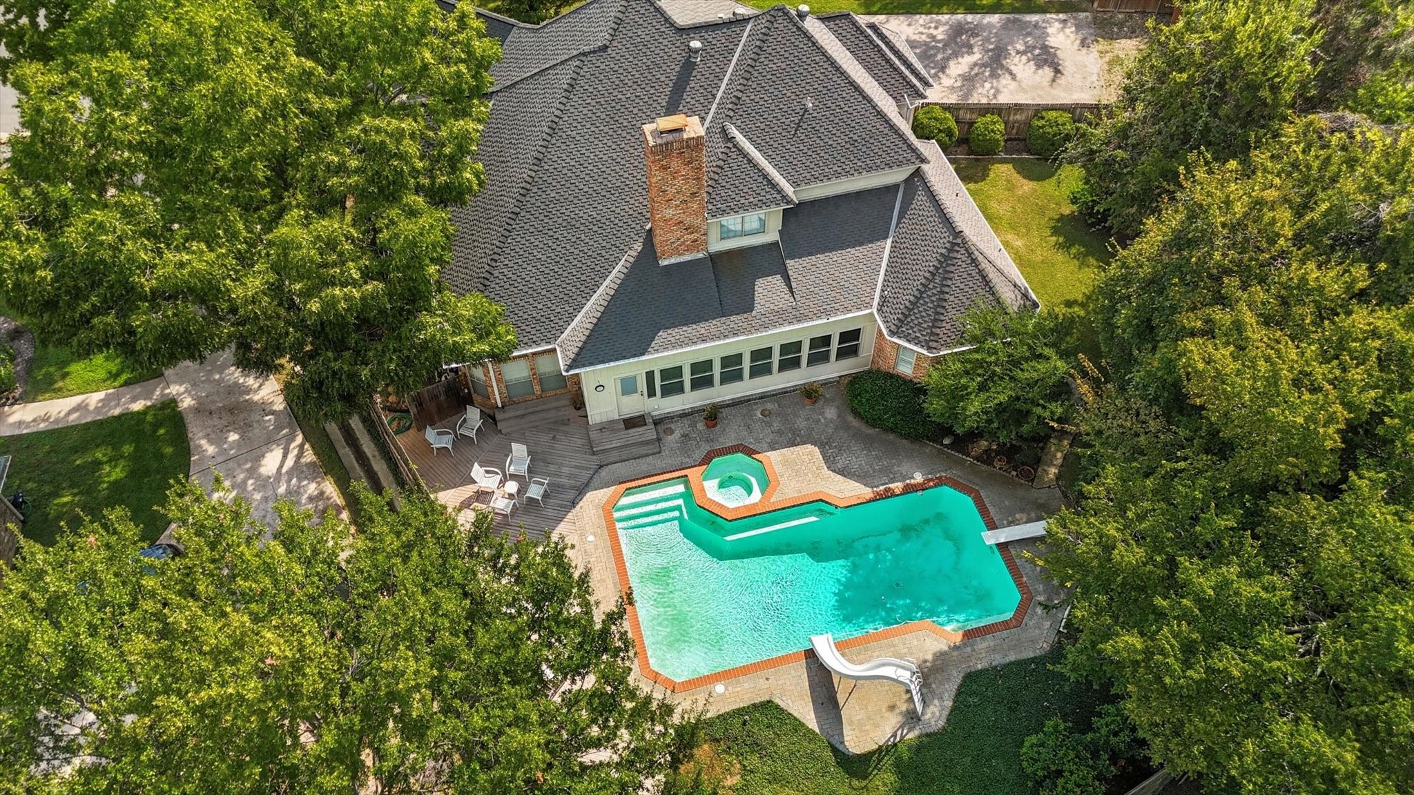 3904 Elmwood Court