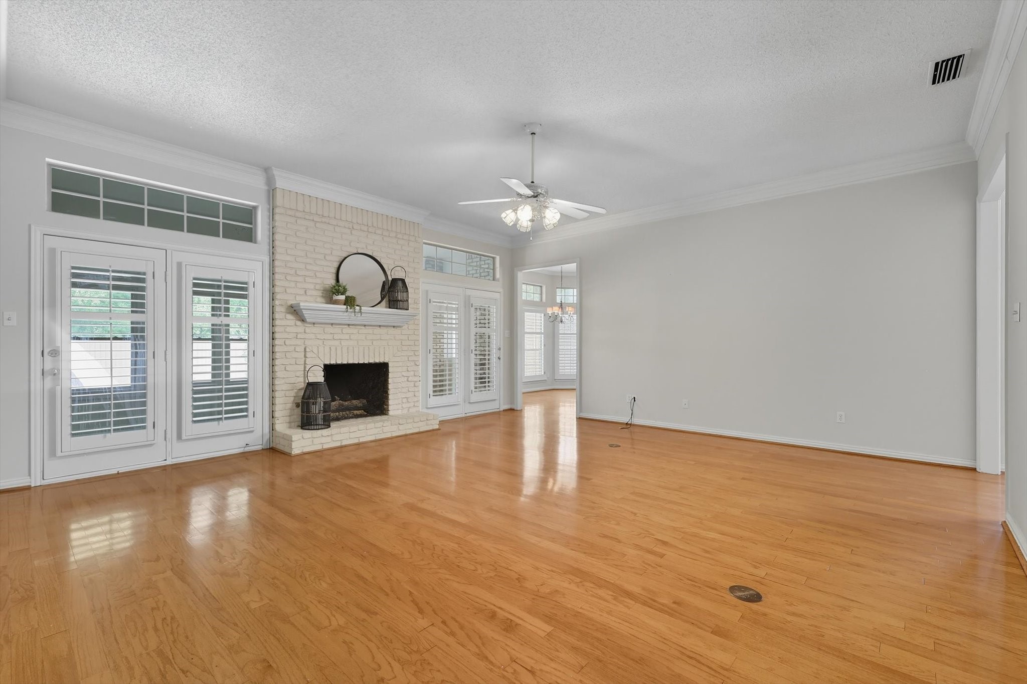 3904 Elmwood Court