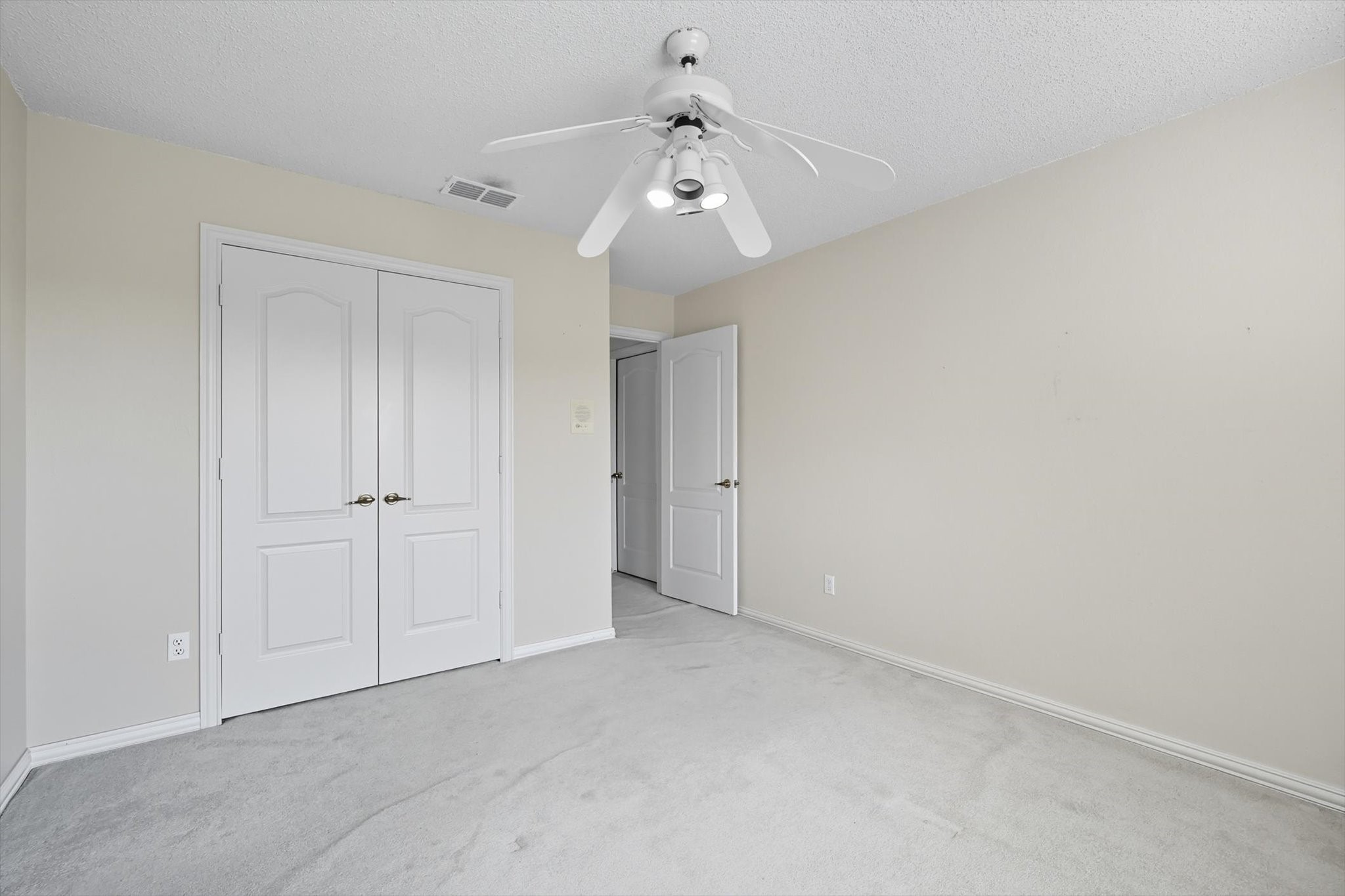 3904 Elmwood Court