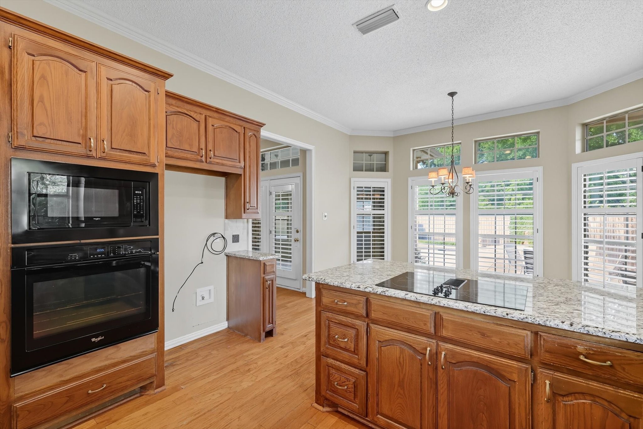 3904 Elmwood Court