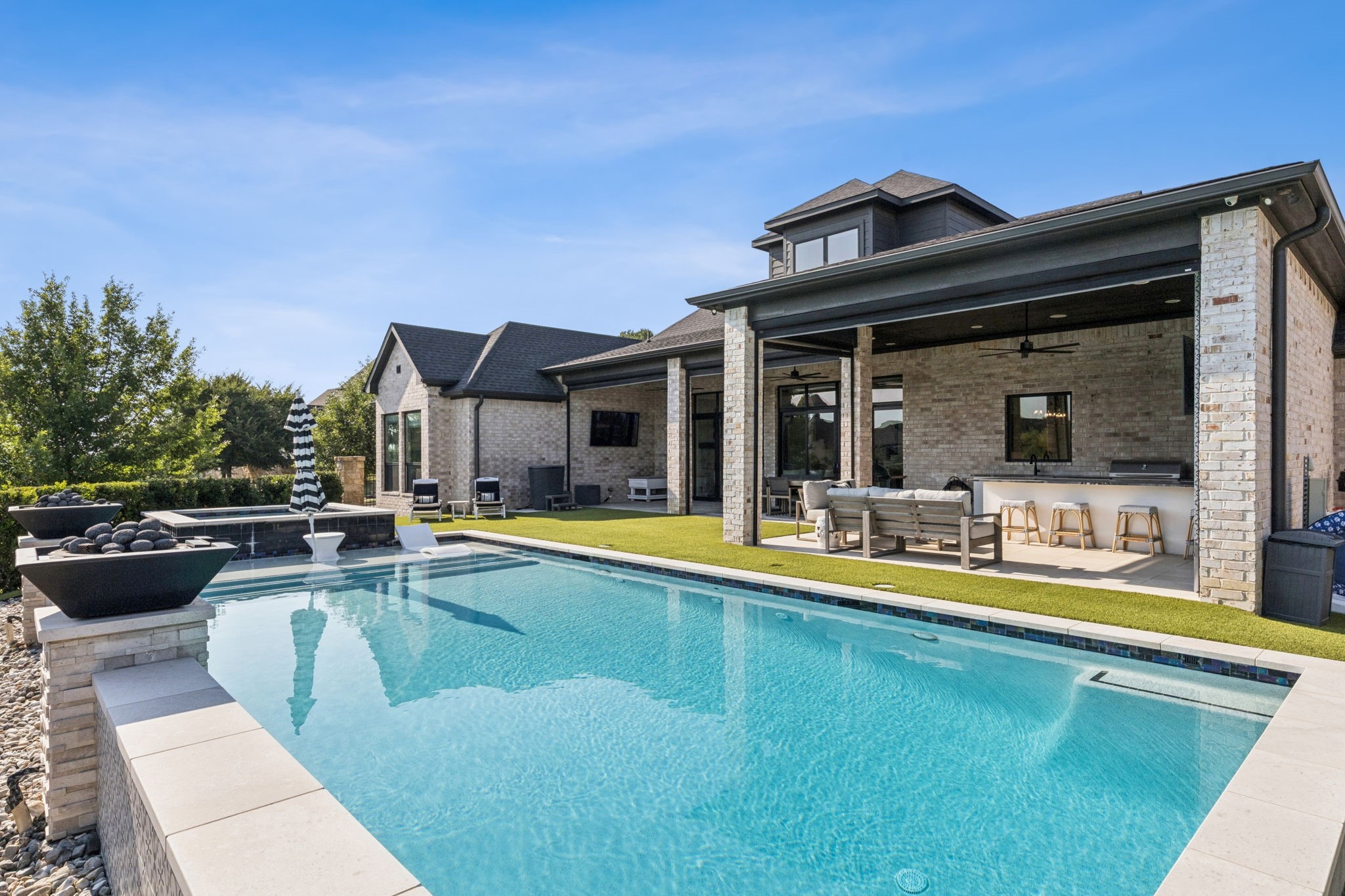 929 Winding Ridge Trail