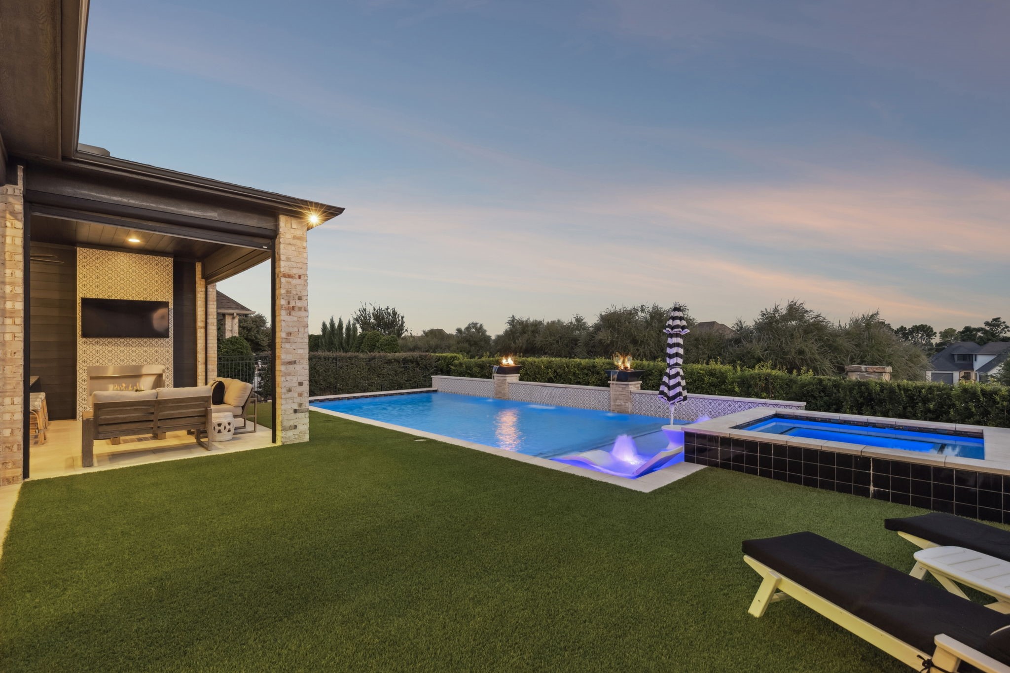 929 Winding Ridge Trail