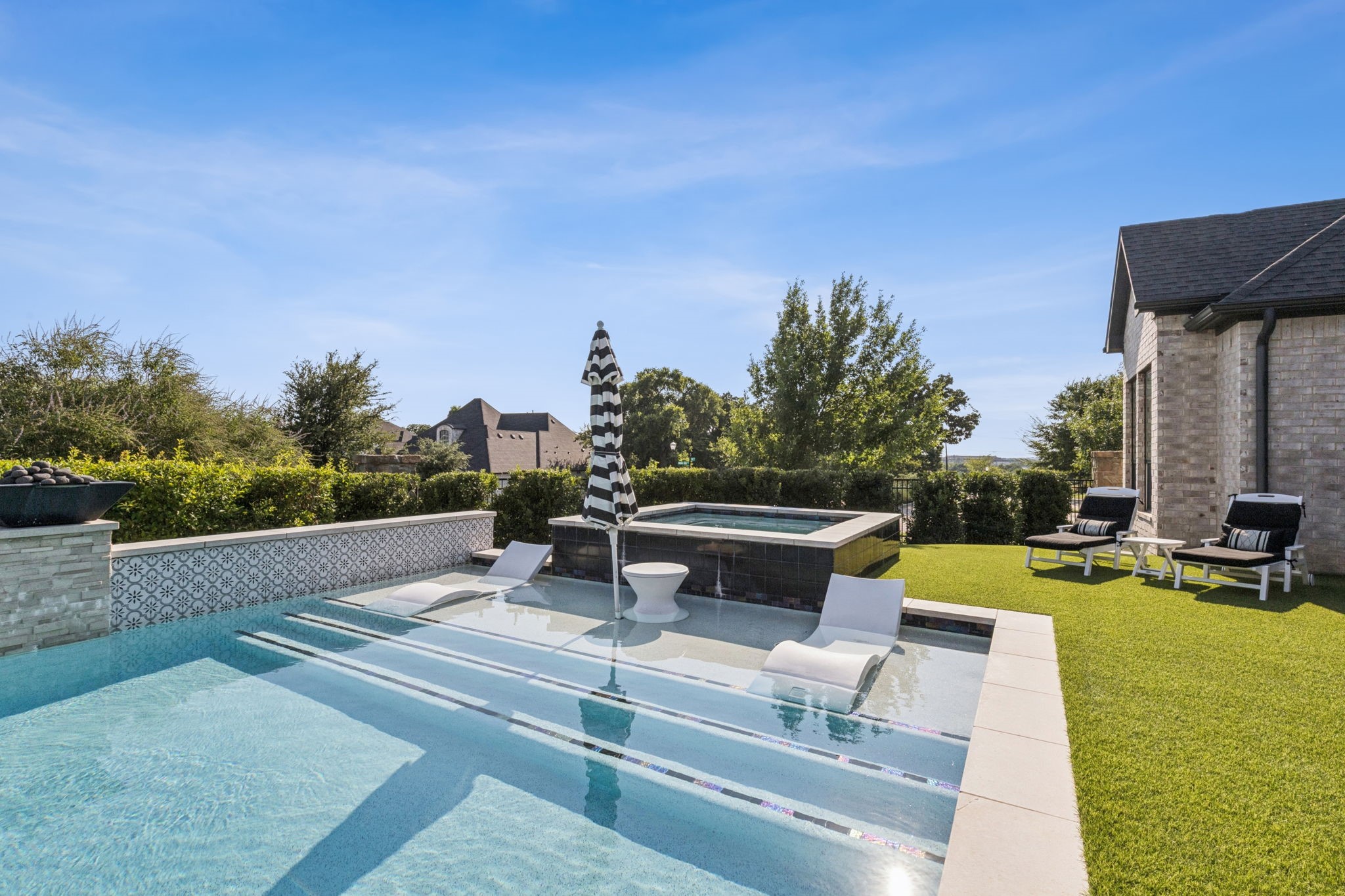 929 Winding Ridge Trail