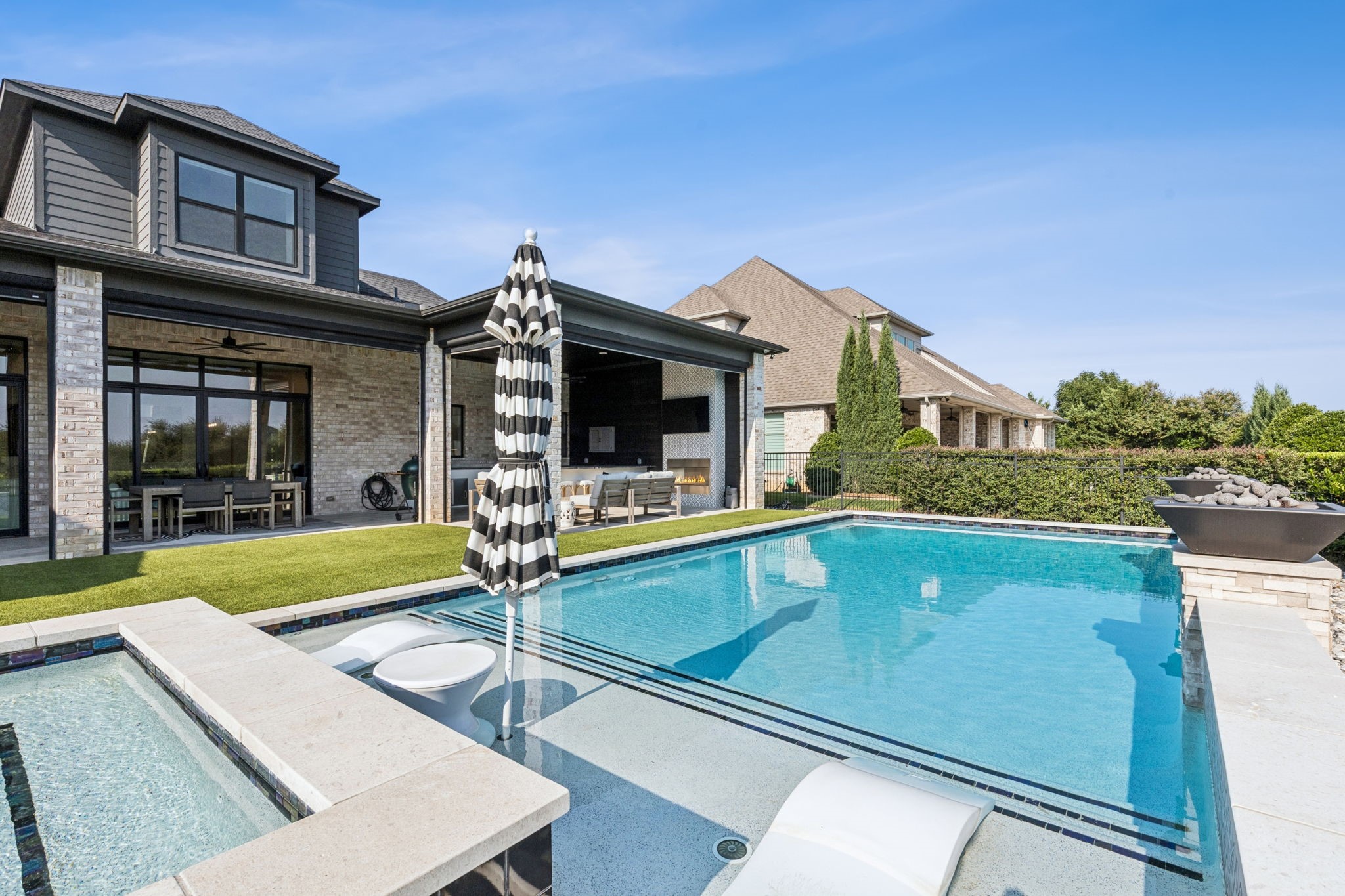 929 Winding Ridge Trail