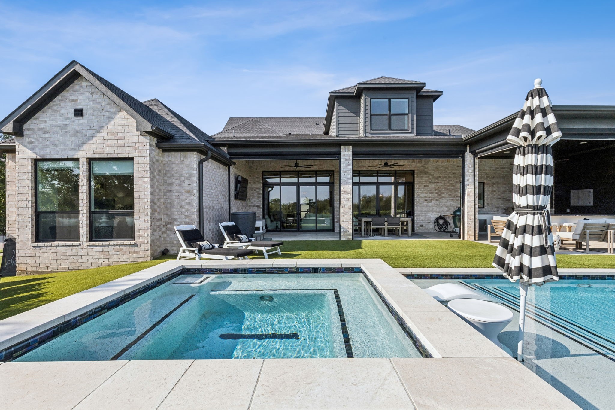 929 Winding Ridge Trail