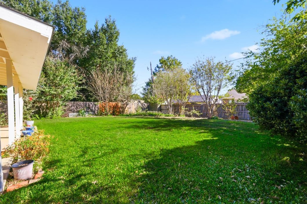 814 W Embercrest Drive