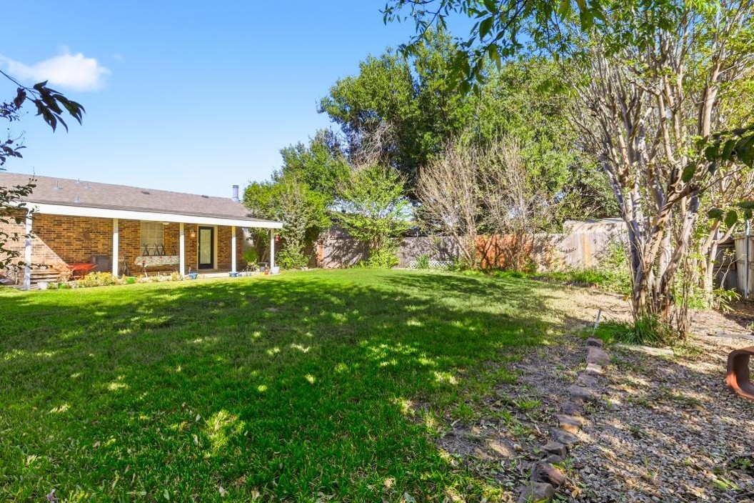 814 W Embercrest Drive