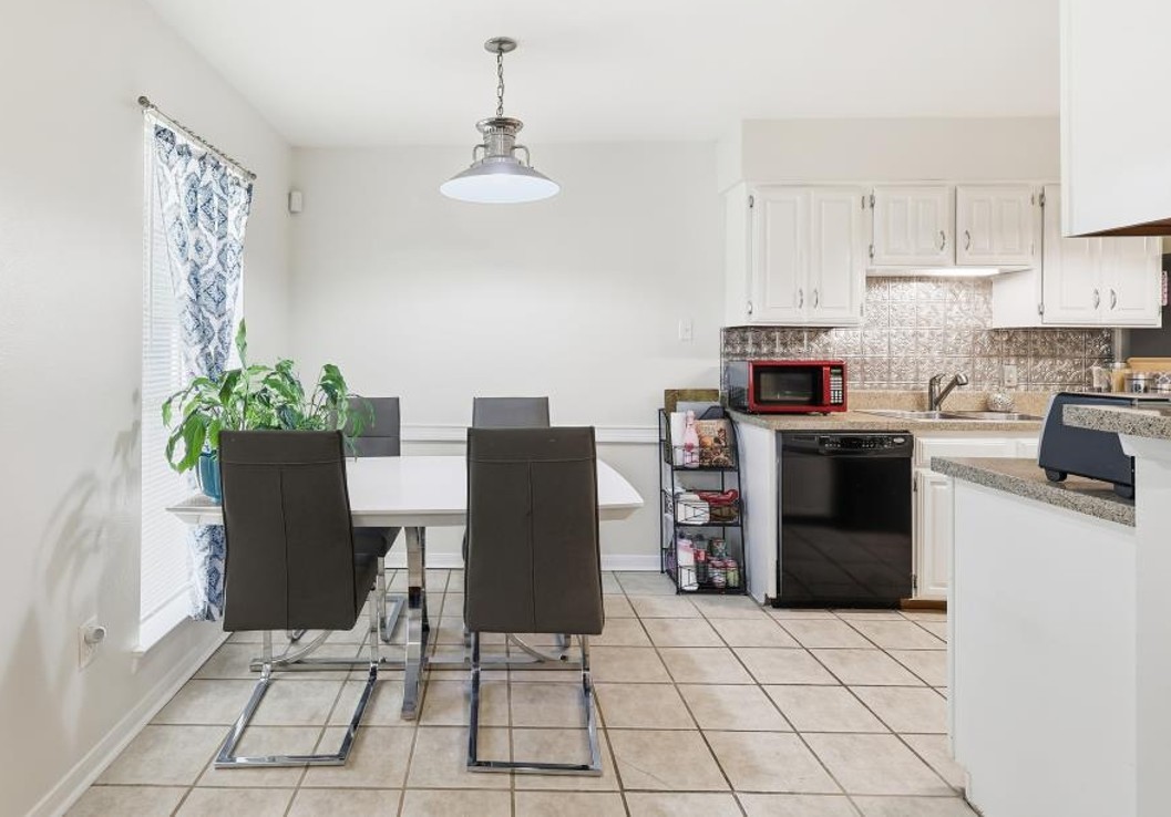 814 W Embercrest Drive