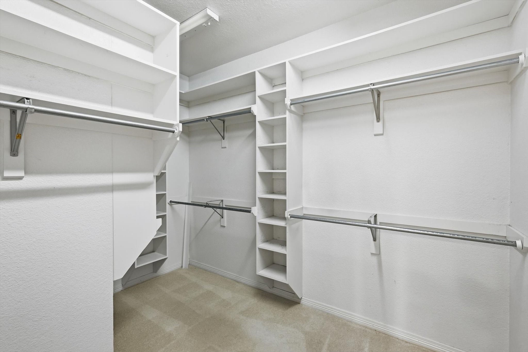 3032 Ridgebend Drive