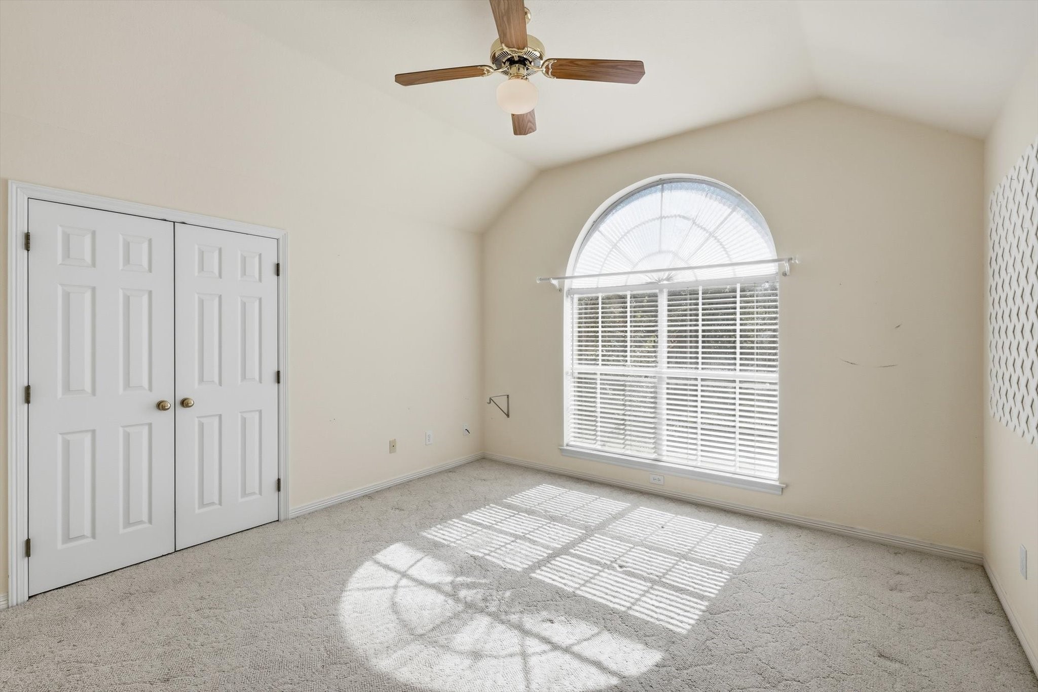 3032 Ridgebend Drive