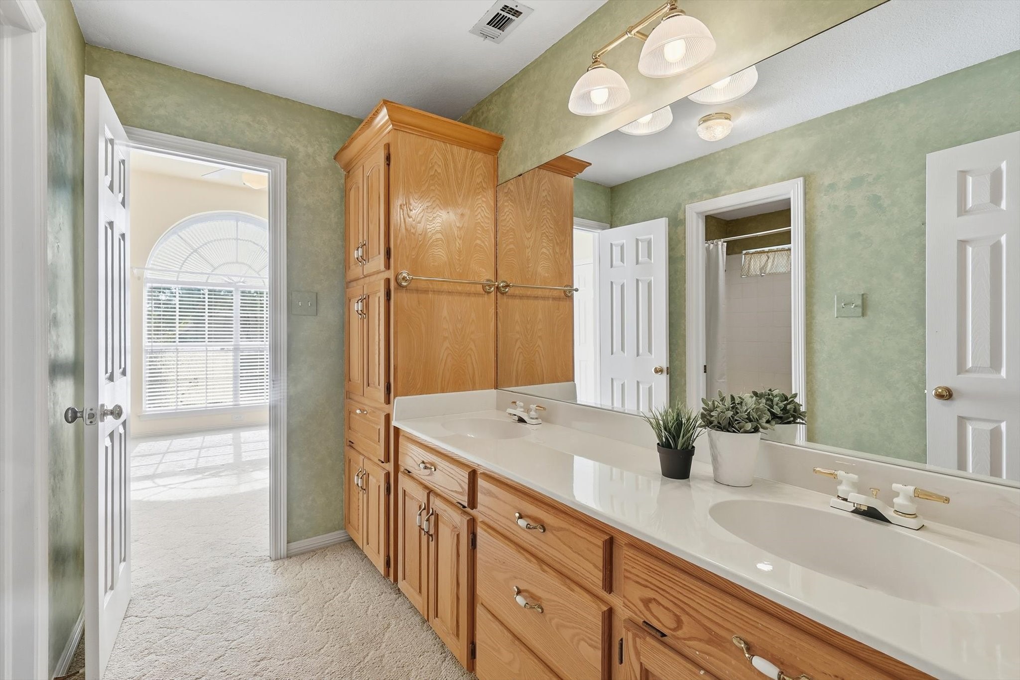 3032 Ridgebend Drive