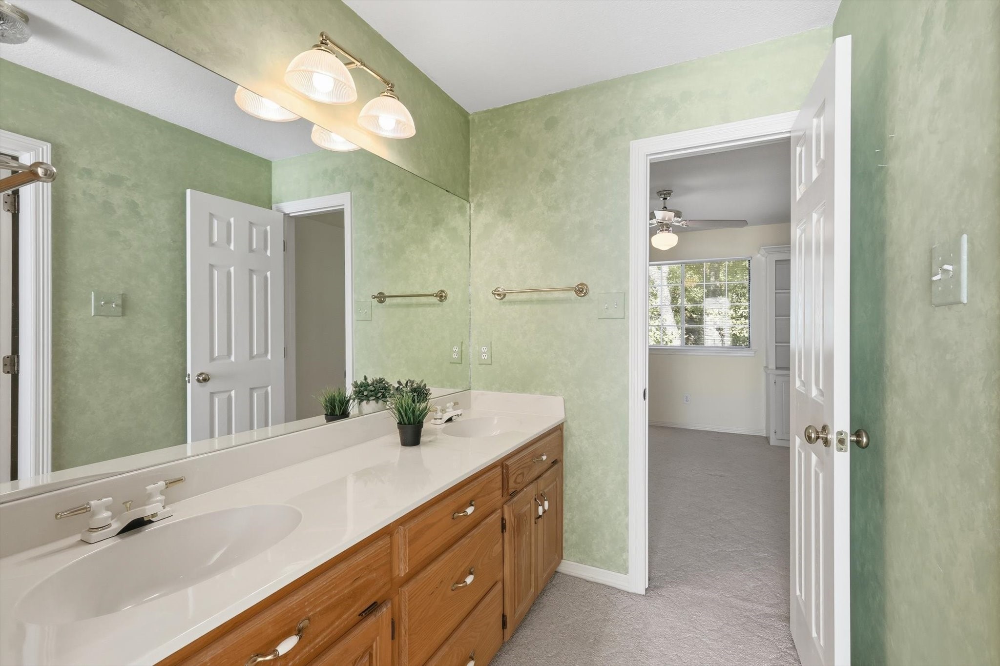 3032 Ridgebend Drive