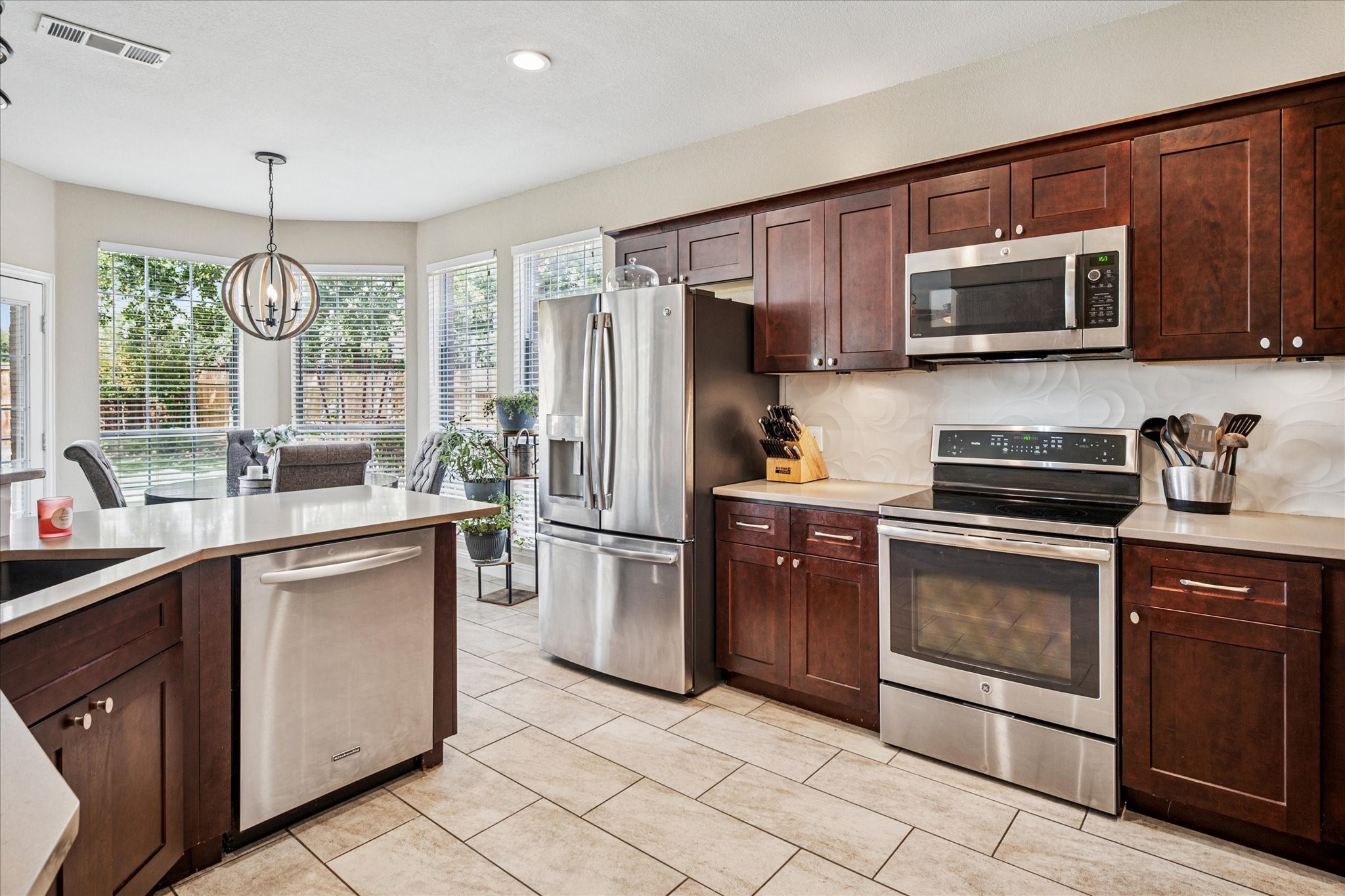 548 Willowview Drive